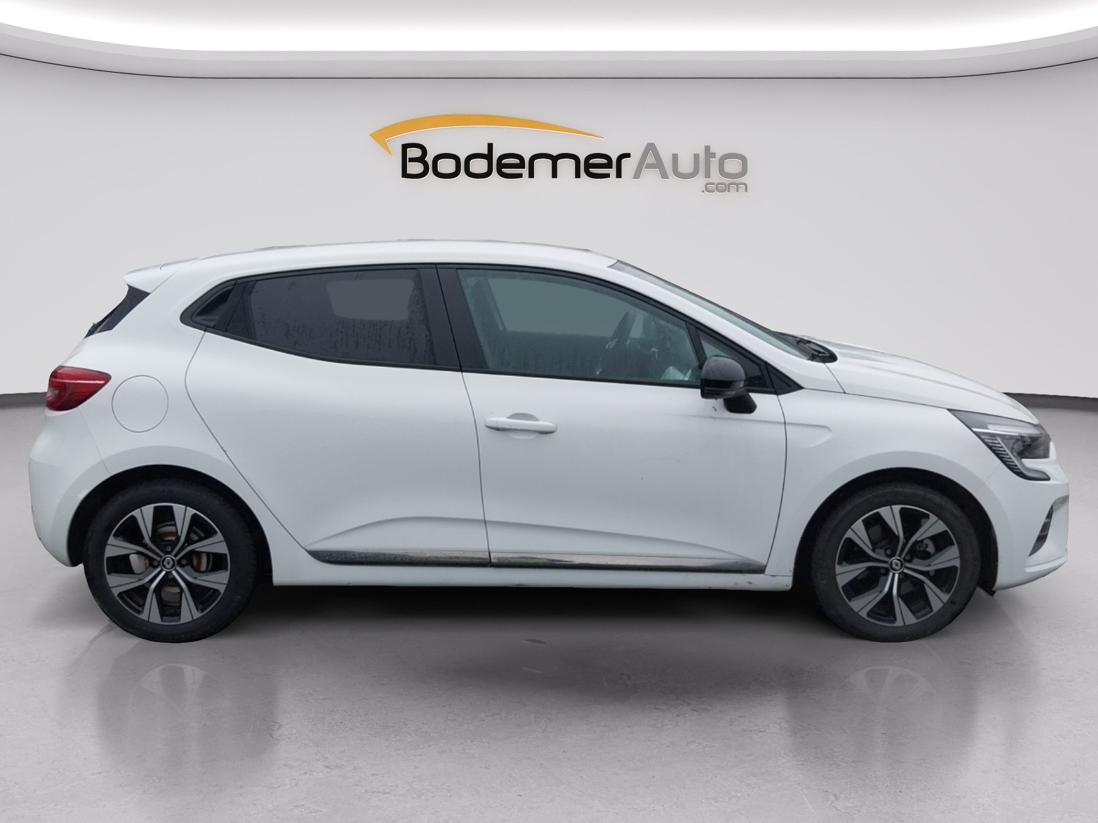 Vente en ligne Renault Clio 5 Clio E-Tech full hybrid 145 au prix de 16 990 €