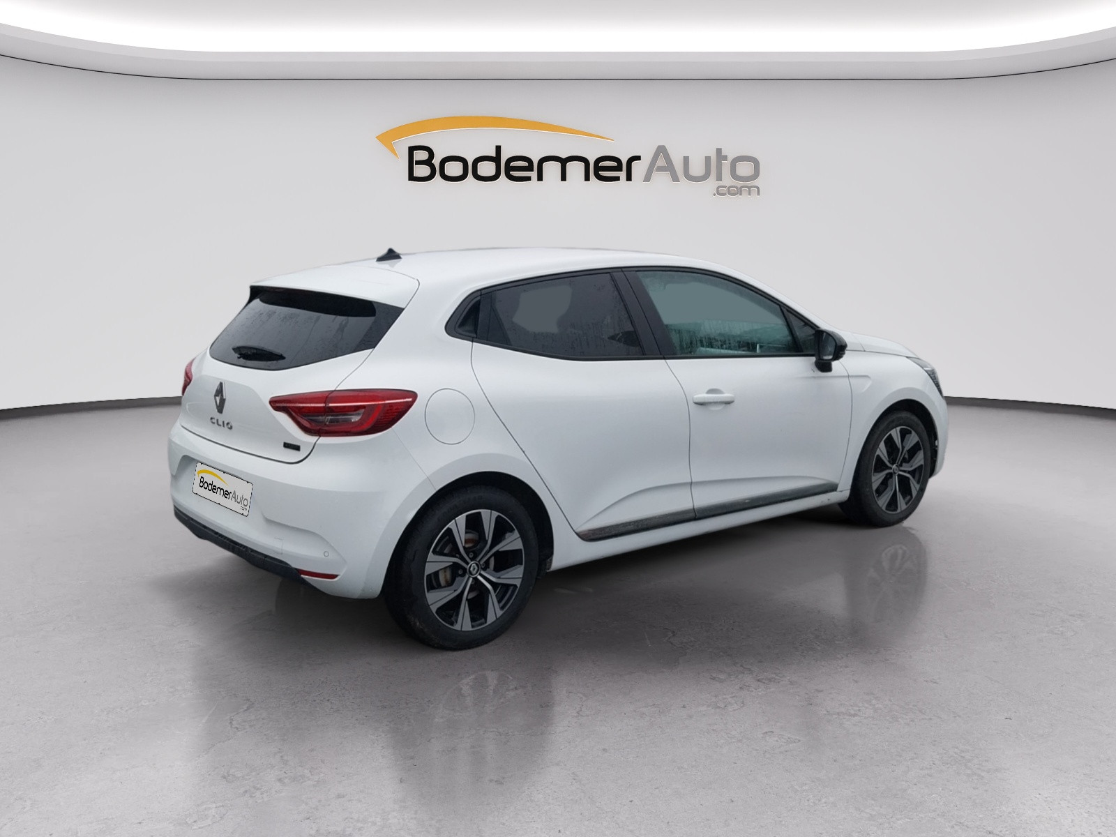 Vente en ligne Renault Clio 5 Clio E-Tech full hybrid 145 au prix de 16 990 €