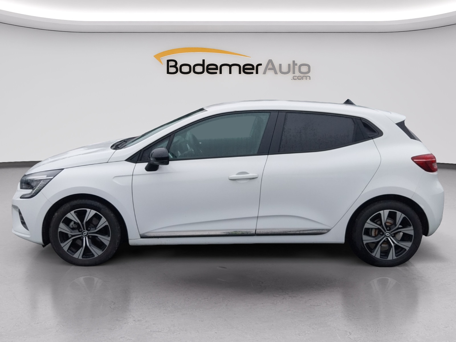 Vente en ligne Renault Clio 5 Clio E-Tech full hybrid 145 au prix de 16 990 €