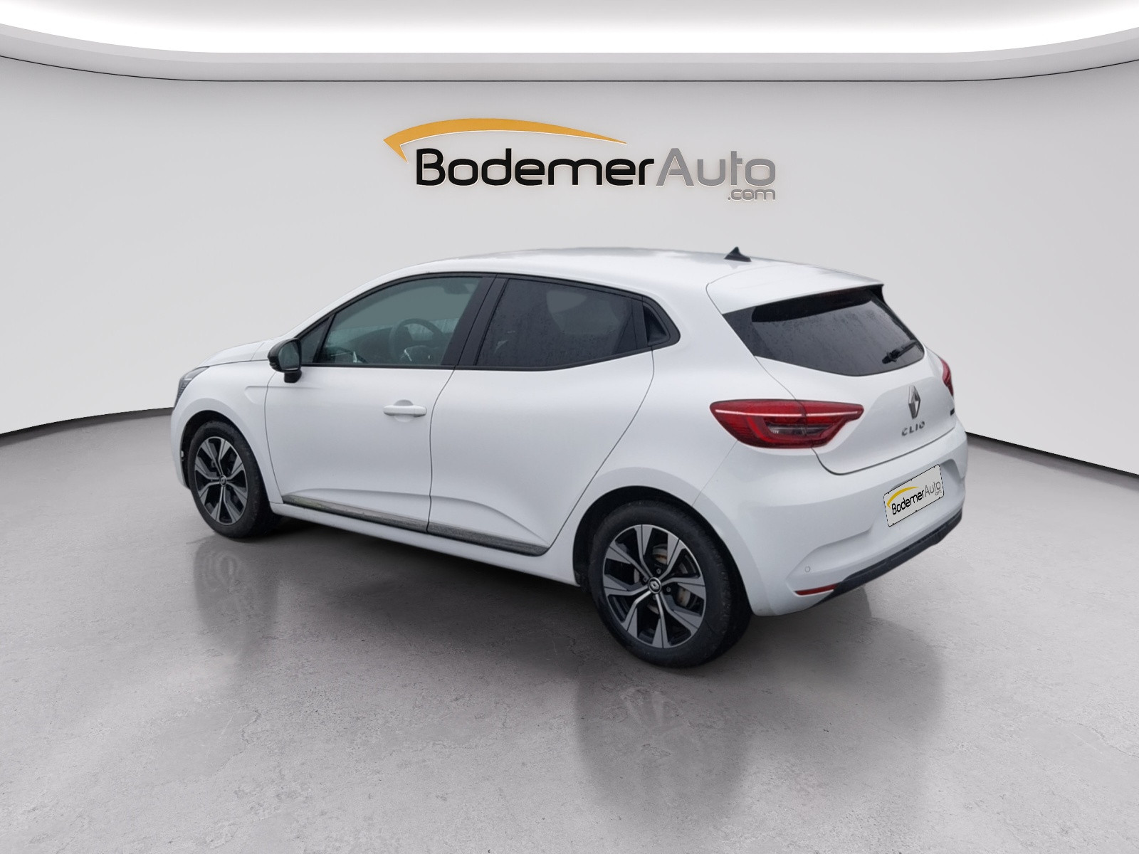 Vente en ligne Renault Clio 5 Clio E-Tech full hybrid 145 au prix de 16 990 €