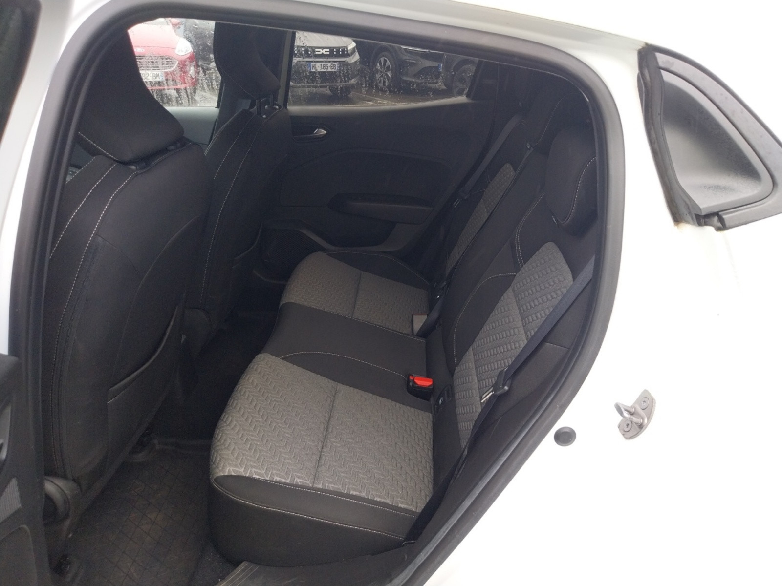 Vente en ligne Renault Clio 5 Clio E-Tech full hybrid 145 au prix de 16 990 €