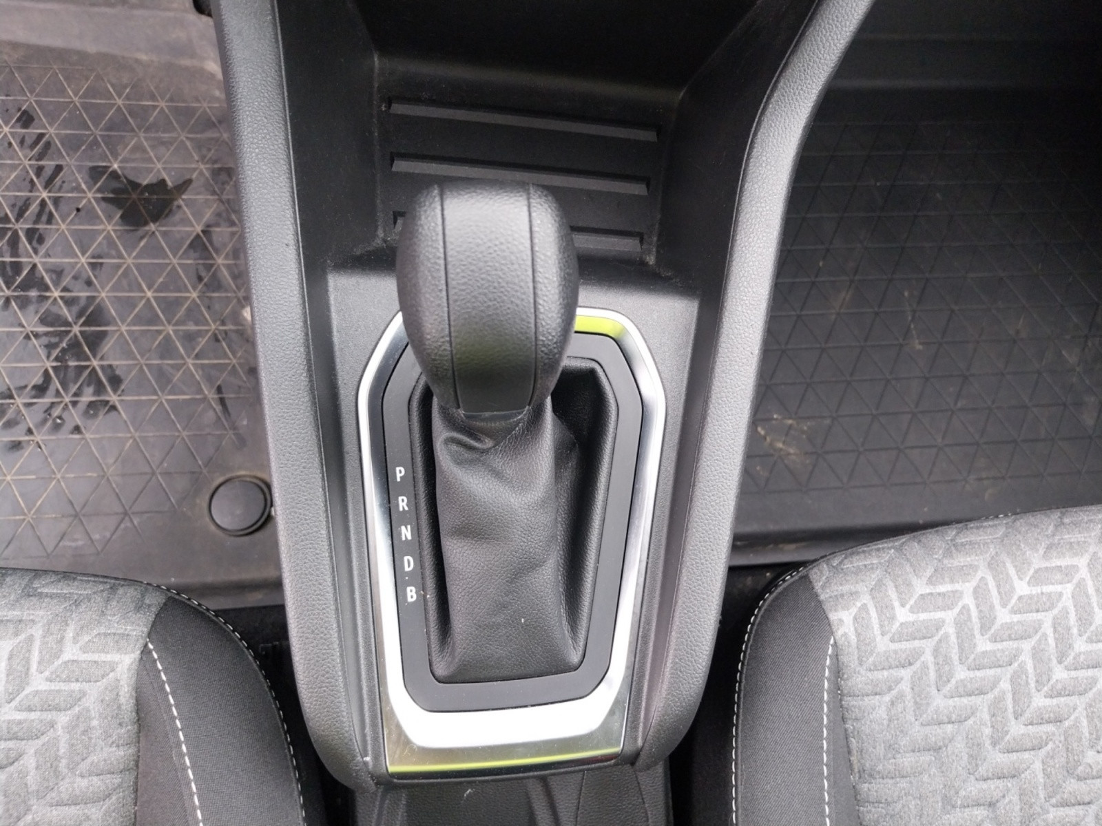 Vente en ligne Renault Clio 5 Clio E-Tech full hybrid 145 au prix de 16 990 €