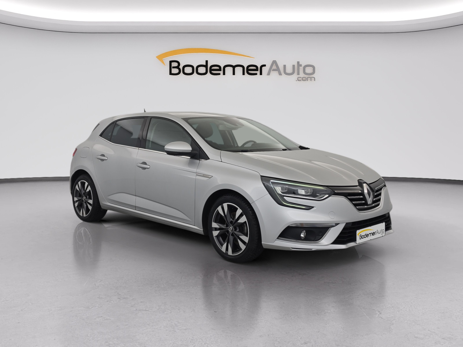 Vente en ligne Renault Megane 4 Mégane IV Berline Blue dCi 115 EDC au prix de 13 400 €