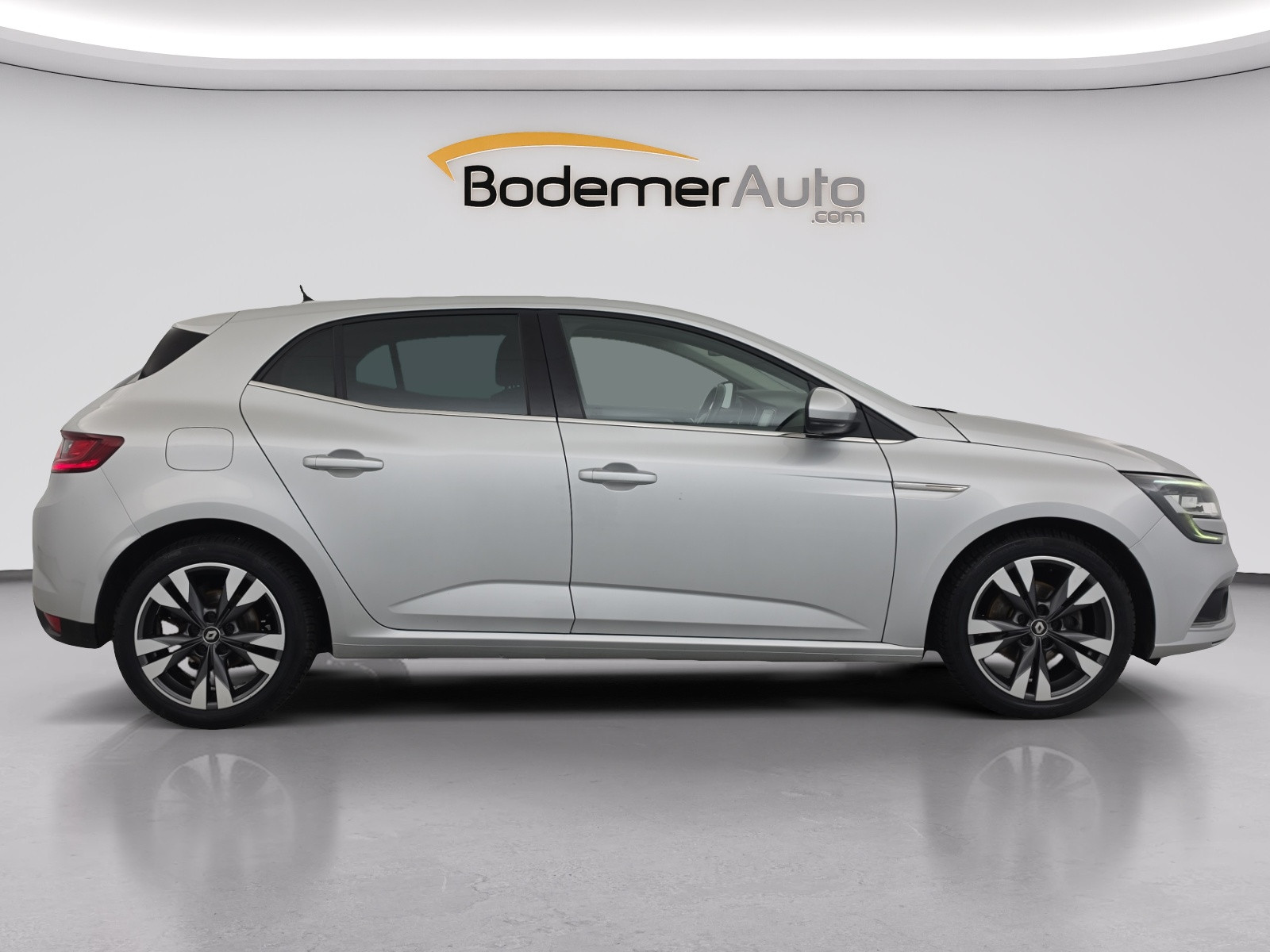 Vente en ligne Renault Megane 4 Mégane IV Berline Blue dCi 115 EDC au prix de 13 400 €