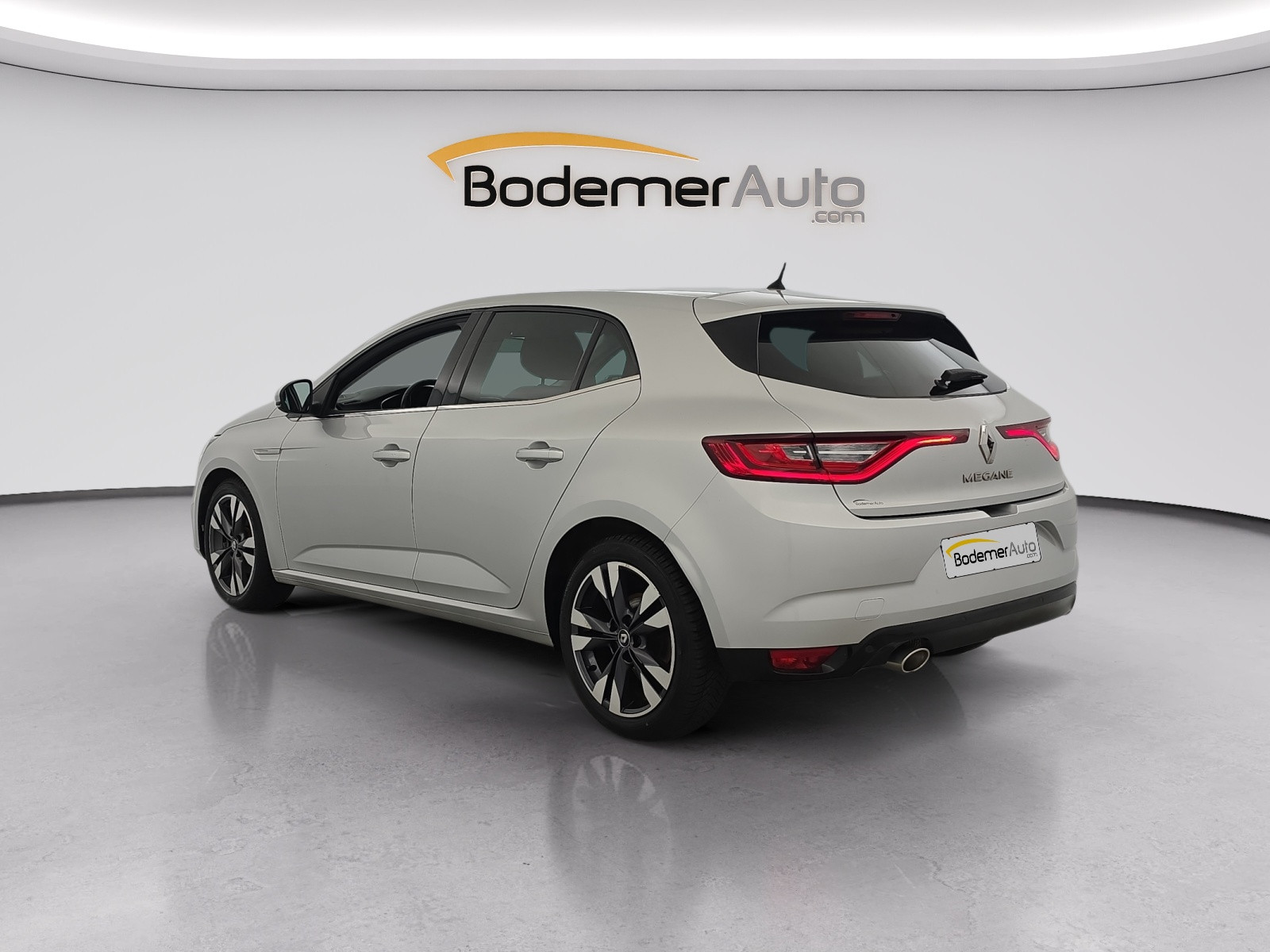 Vente en ligne Renault Megane 4 Mégane IV Berline Blue dCi 115 EDC au prix de 13 400 €