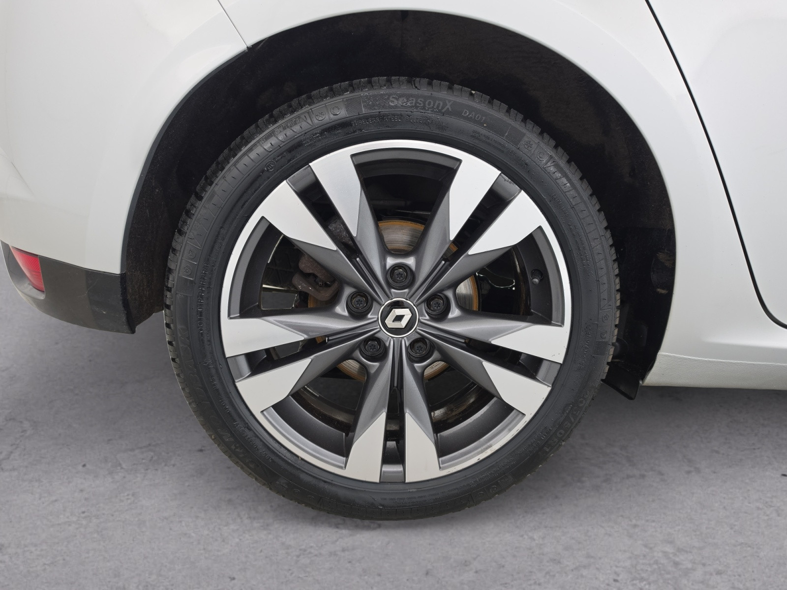 Vente en ligne Renault Megane 4 Mégane IV Berline Blue dCi 115 EDC au prix de 13 400 €