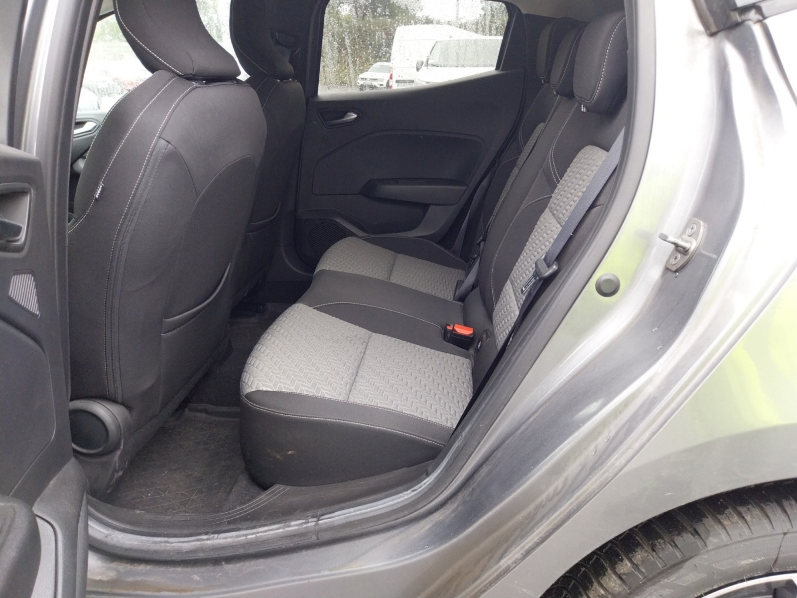 Vente en ligne Renault Clio 5 Clio Blue dCi 100 au prix de 13 990 €