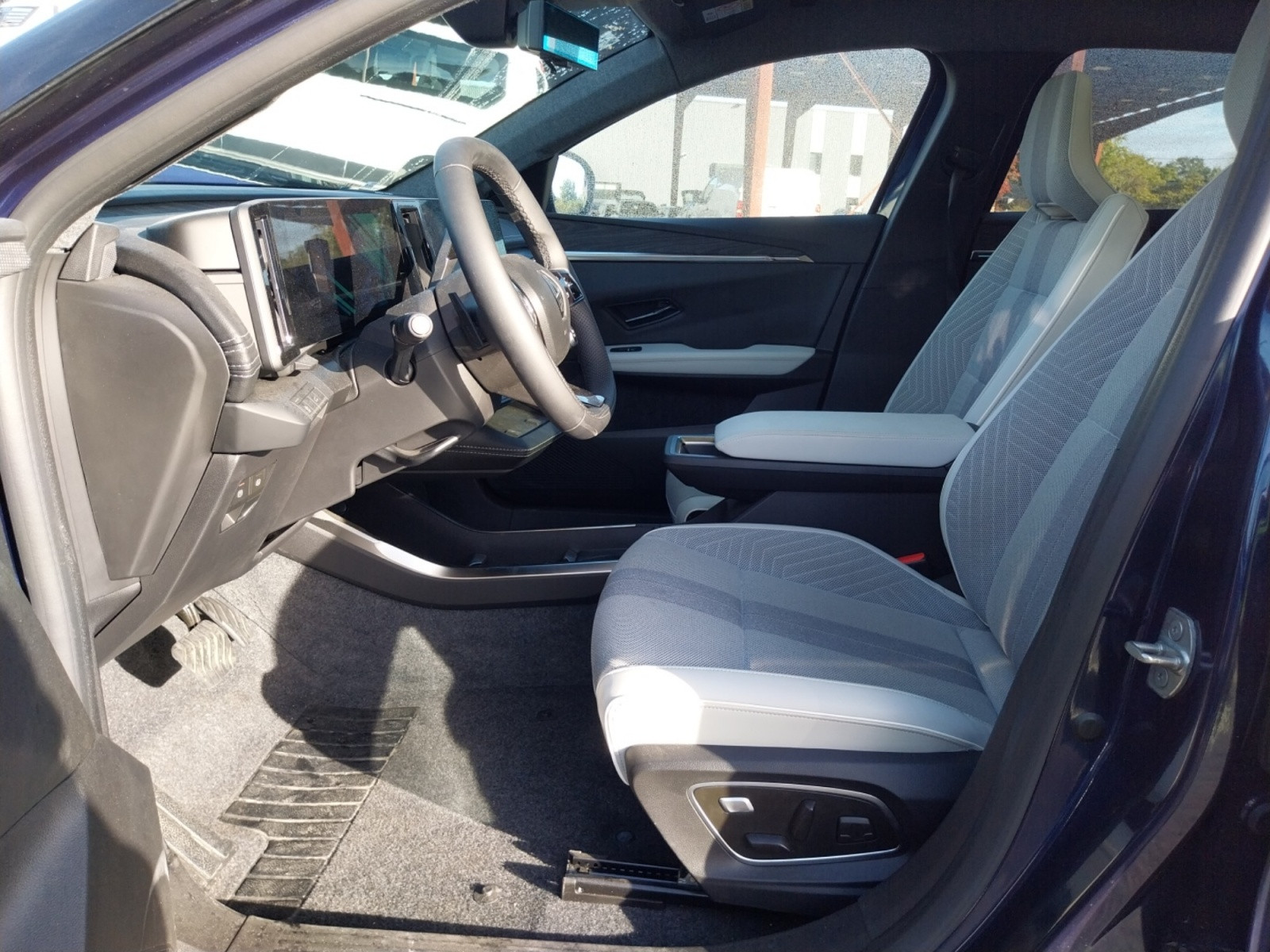 Vente en ligne Renault Scenic E-Tech Scenic E-Tech électrique 220 ch grande autonomie au prix de 40 990 €