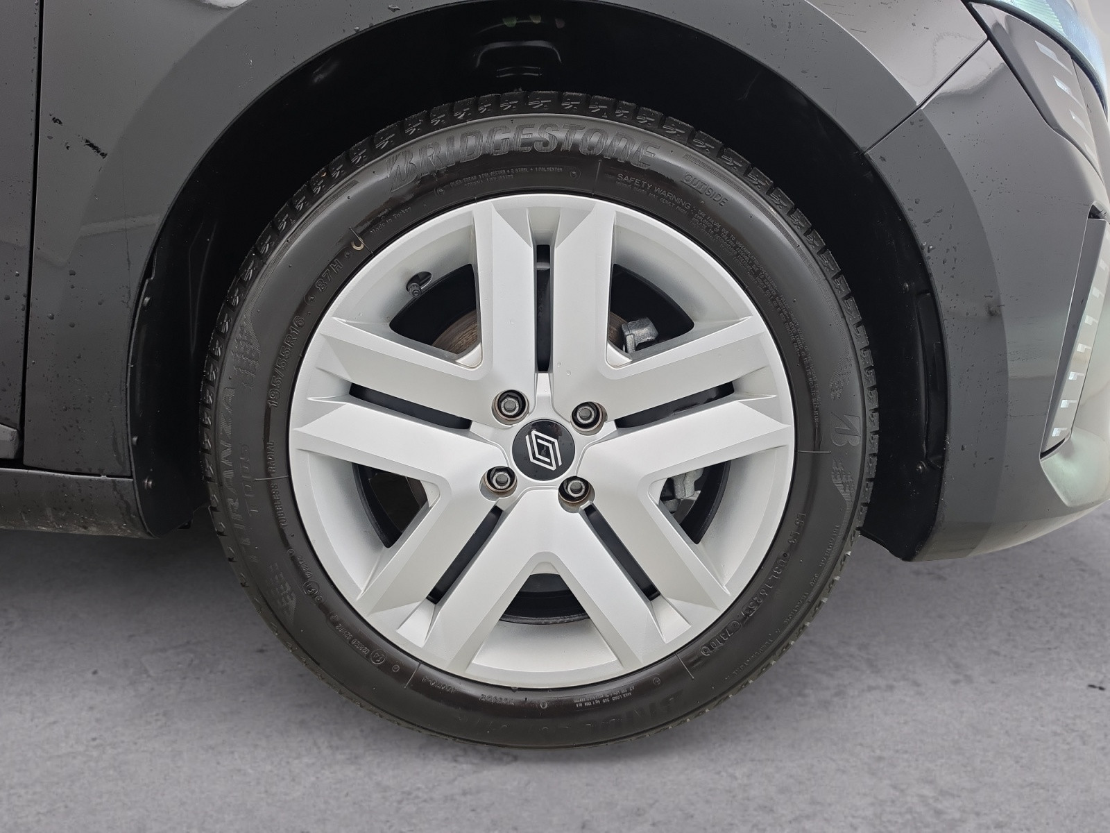 Vente en ligne Renault Clio 5 Clio Blue dCi 100 ch GSR2 au prix de 16 990 €