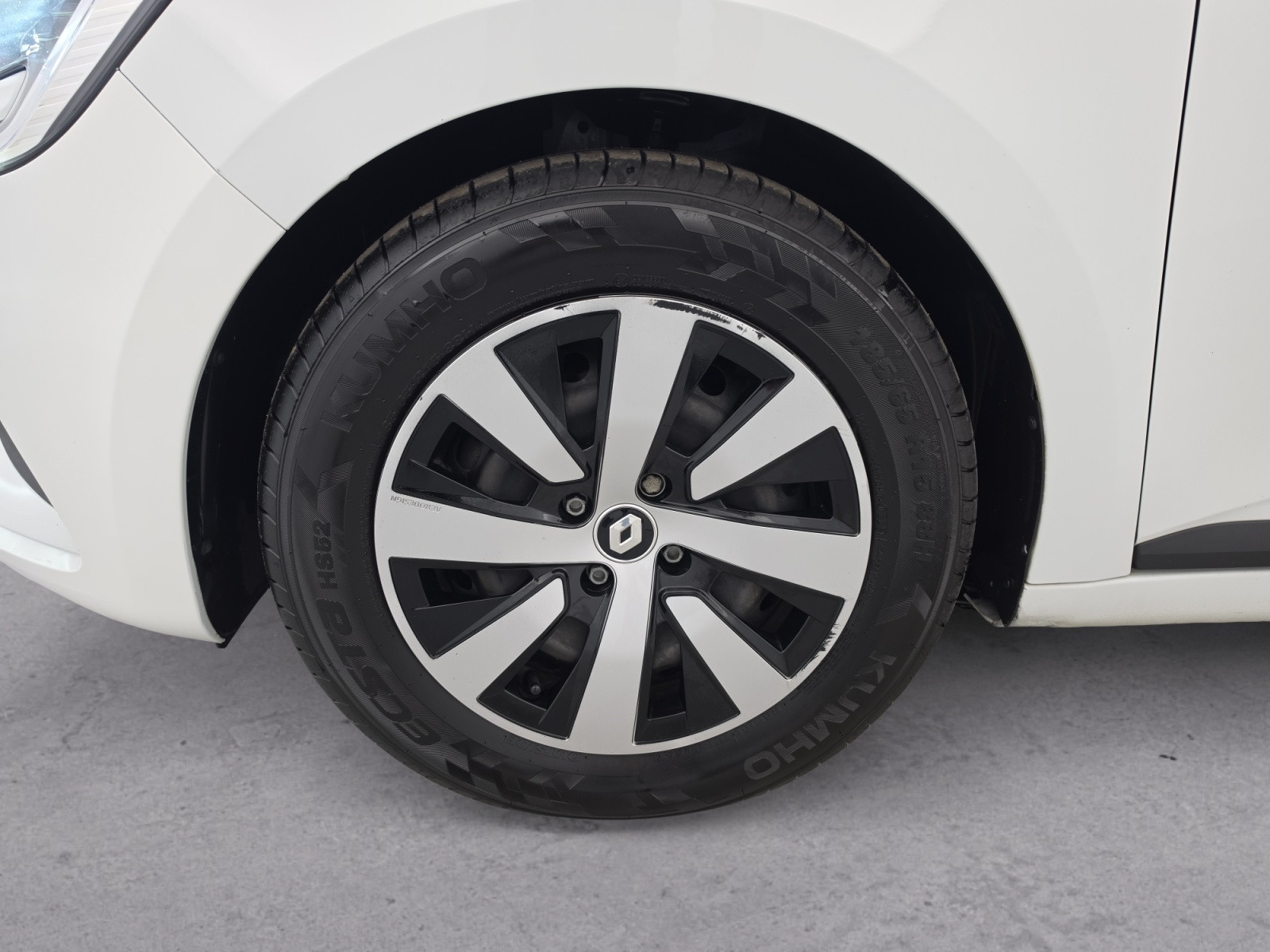 Vente en ligne Renault Clio 5 Clio TCe 90 au prix de 13 900 €