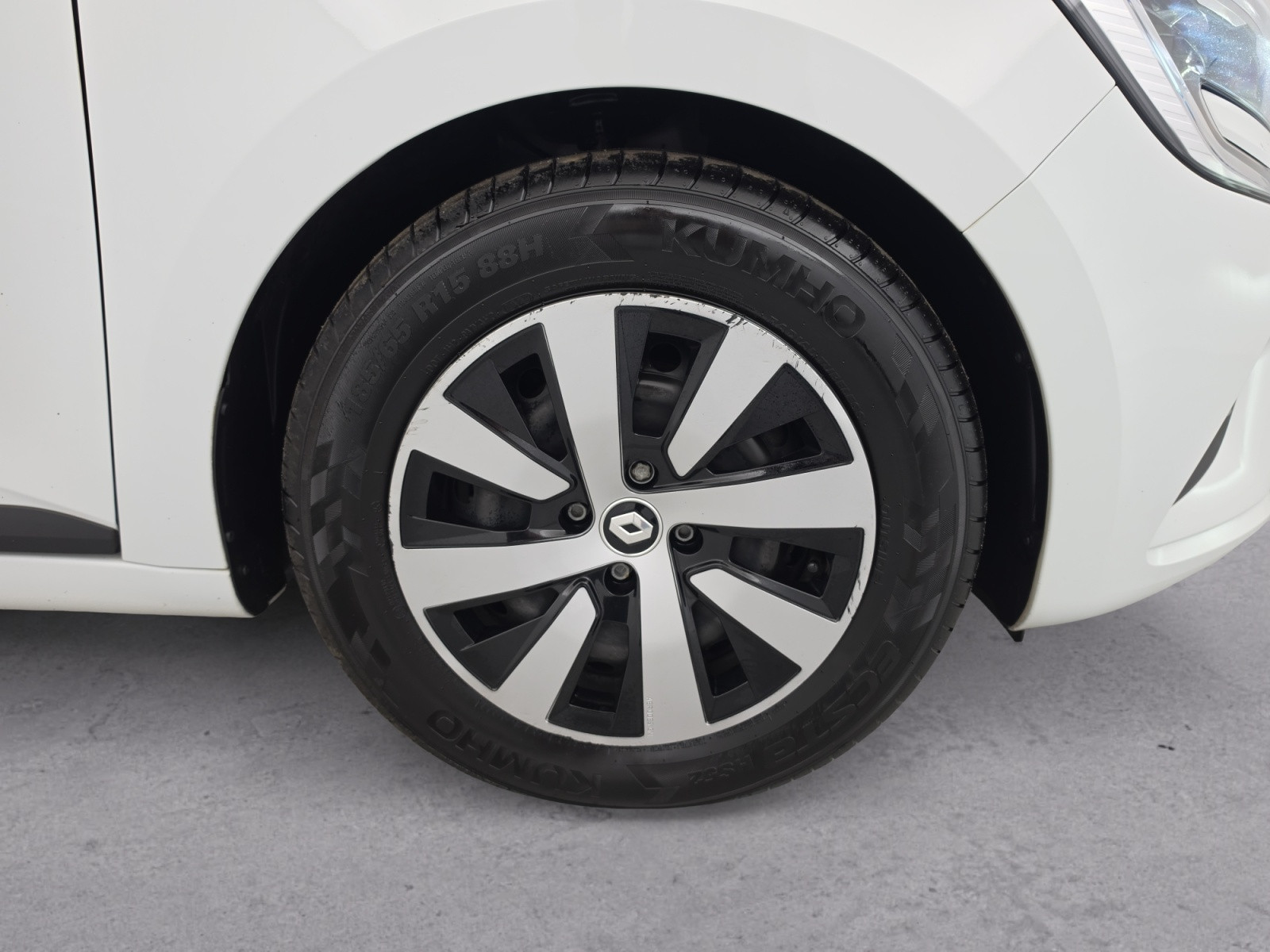 Vente en ligne Renault Clio 5 Clio TCe 90 au prix de 13 900 €