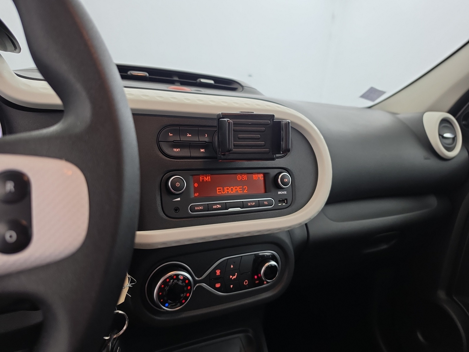 Vente en ligne Renault Twingo Electrique Twingo III E-Tech au prix de 12 900 €