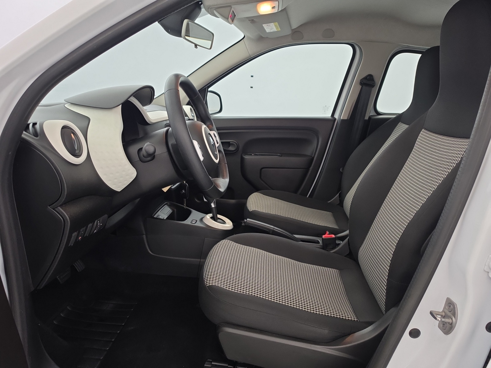 Vente en ligne Renault Twingo Electrique Twingo III E-Tech au prix de 12 900 €