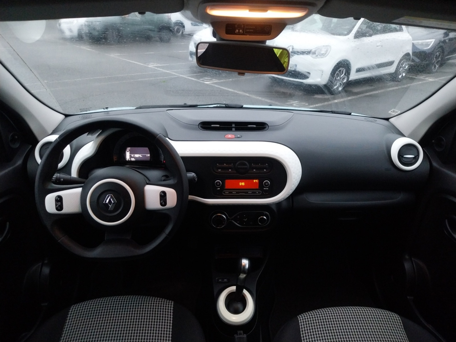 Vente en ligne Renault Twingo Electrique Twingo III E-Tech au prix de 12 490 €