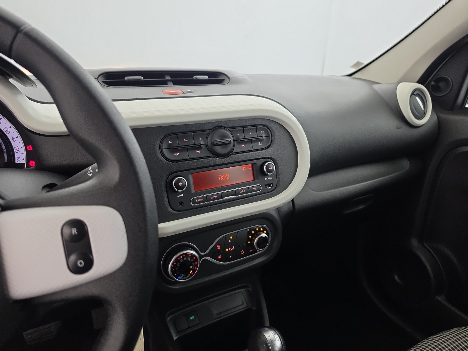 Vente en ligne Renault Twingo Electrique Twingo III E-Tech au prix de 11 990 €