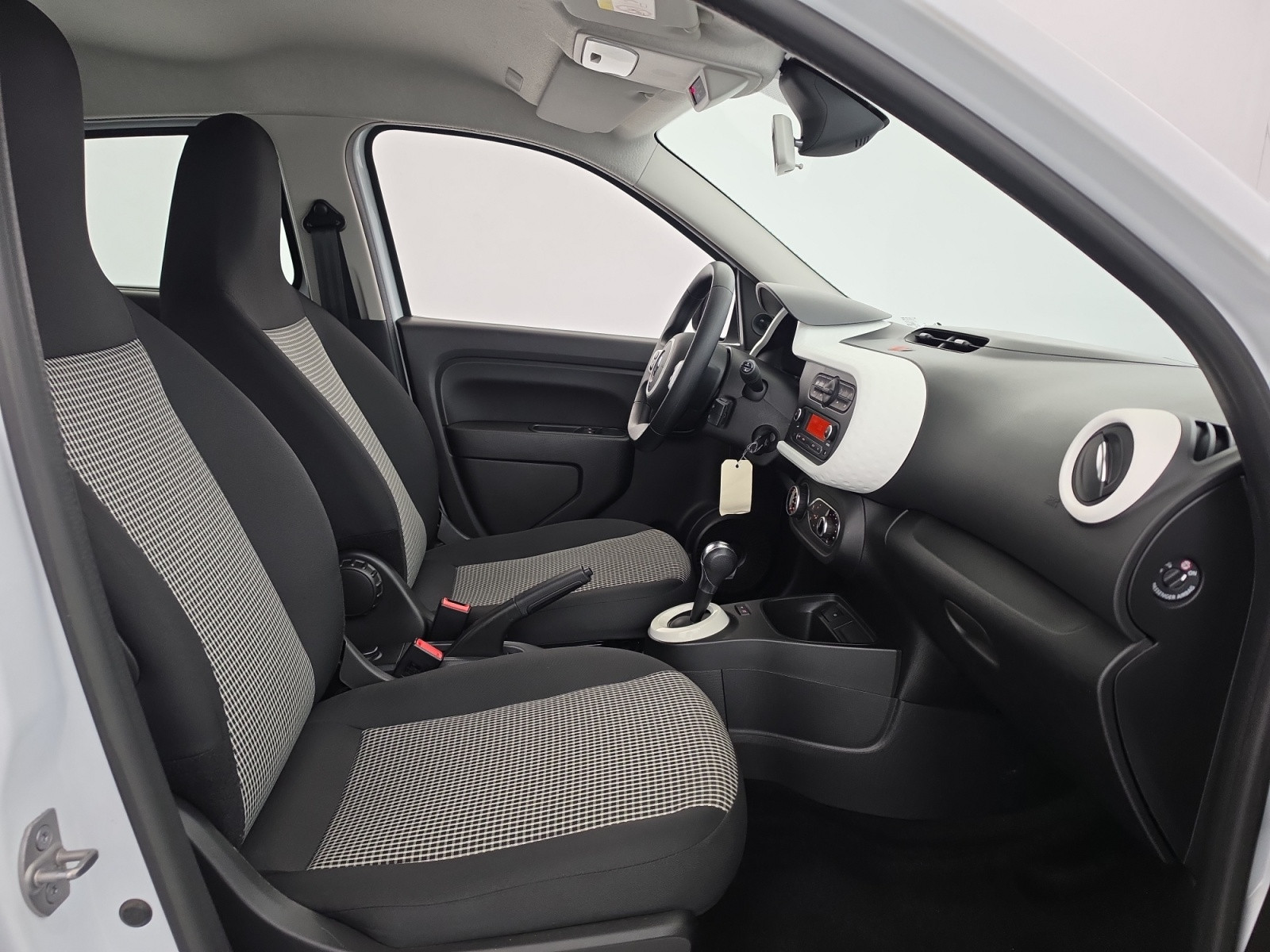 Vente en ligne Renault Twingo Electrique Twingo III E-Tech au prix de 11 990 €