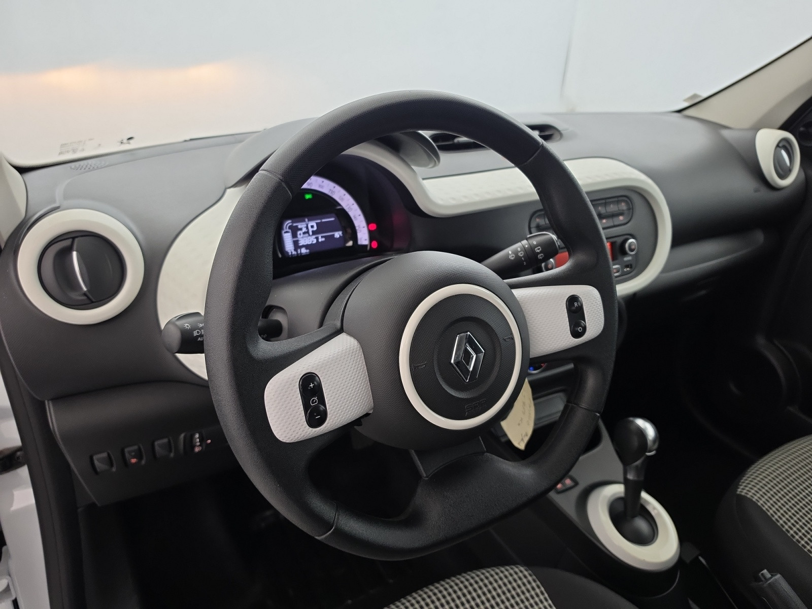 Vente en ligne Renault Twingo Electrique Twingo III E-Tech au prix de 11 990 €