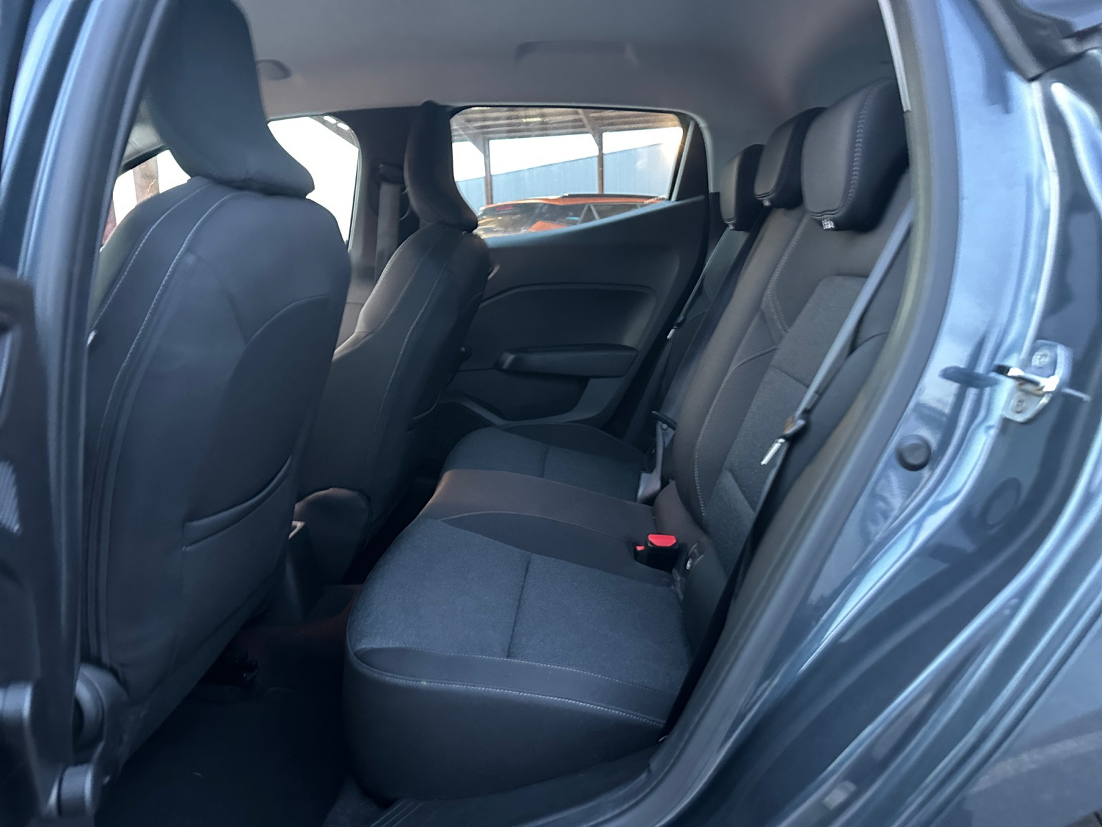 Vente en ligne Renault Clio 5 Clio E-Tech 140 - 21N au prix de 15 990 €