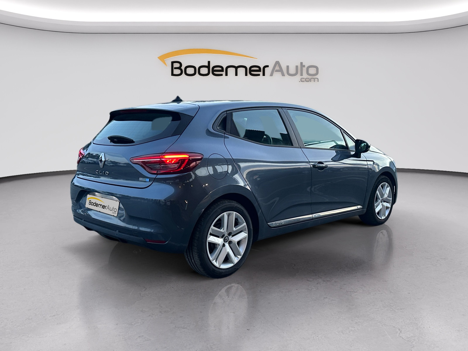 Vente en ligne Renault Clio 5 Clio E-Tech 140 - 21N au prix de 15 990 €