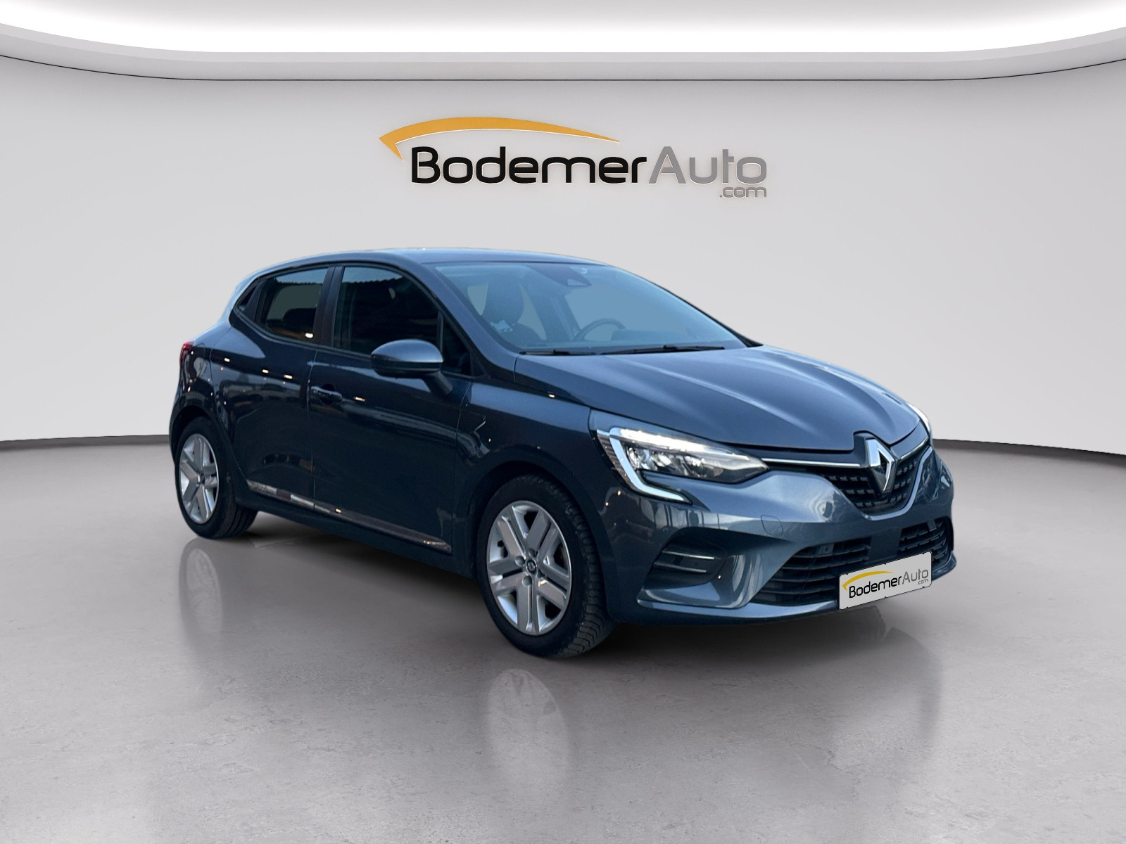 Vente en ligne Renault Clio 5 Clio E-Tech 140 - 21N au prix de 15 990 €