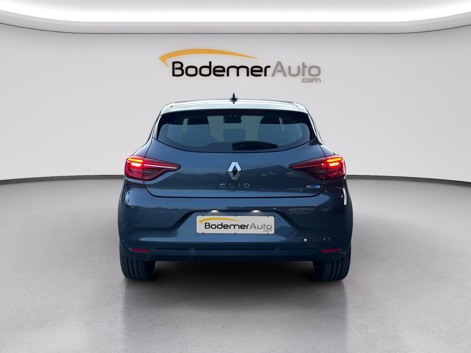 Vente en ligne Renault Clio 5 Clio E-Tech 140 - 21N au prix de 15 990 €