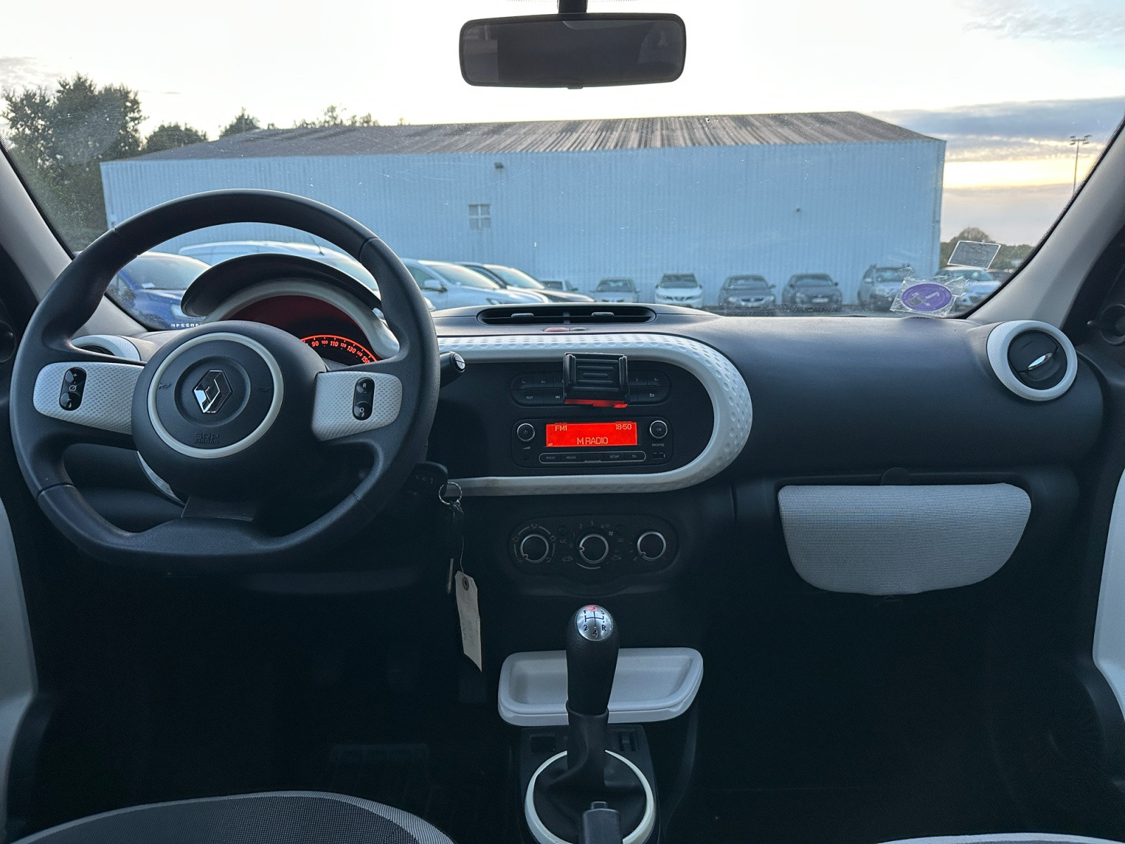 Vente en ligne Renault Twingo 3  1.0 SCe 70 E6C au prix de 8 990 €