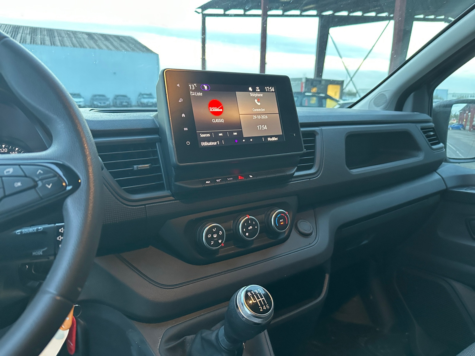 Vente en ligne Renault Trafic Cabine Approfondie TRAFIC CA BLUE DCI 150 L2H1 3T GSR2 au prix de 33 990 €