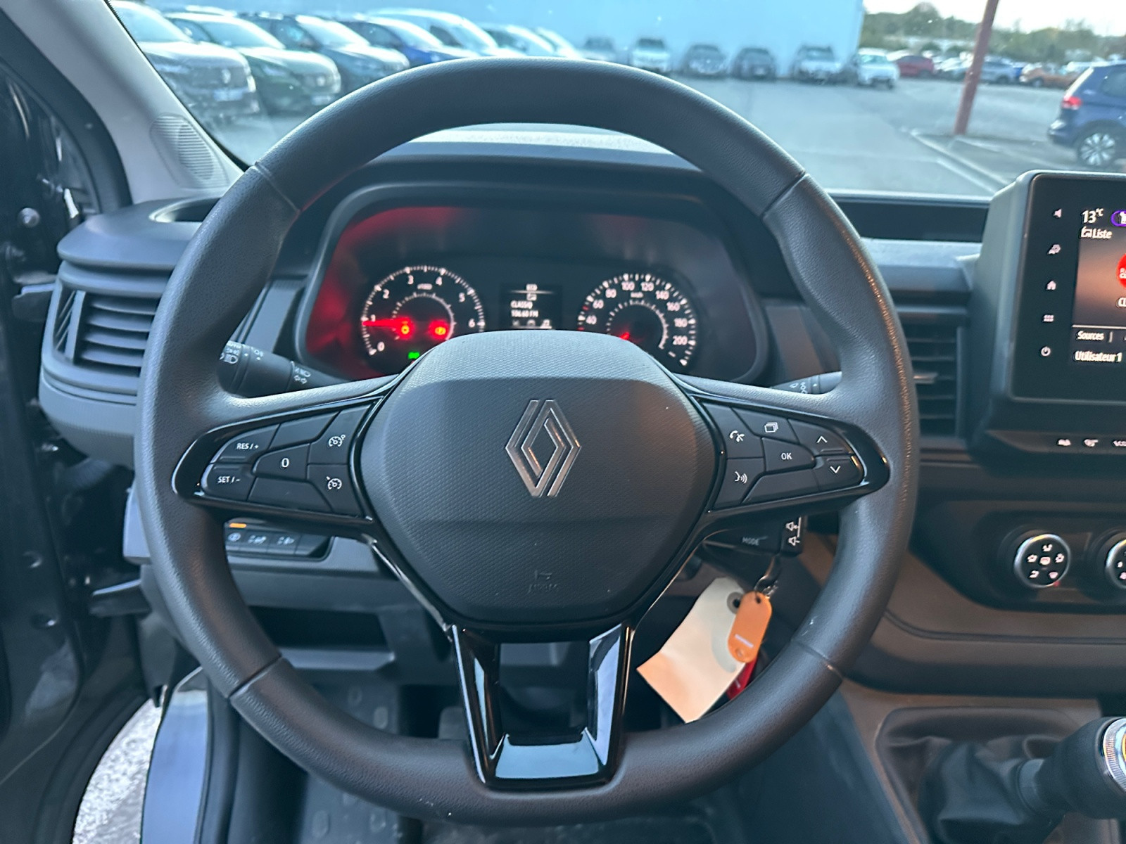 Vente en ligne Renault Trafic Cabine Approfondie TRAFIC CA BLUE DCI 150 L2H1 3T GSR2 au prix de 33 990 €