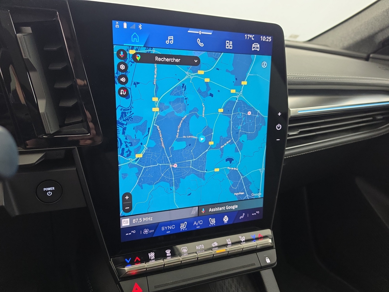 Vente en ligne Renault Scenic E-Tech Scenic E-Tech électrique 220 ch grande autonomie au prix de 40 990 €