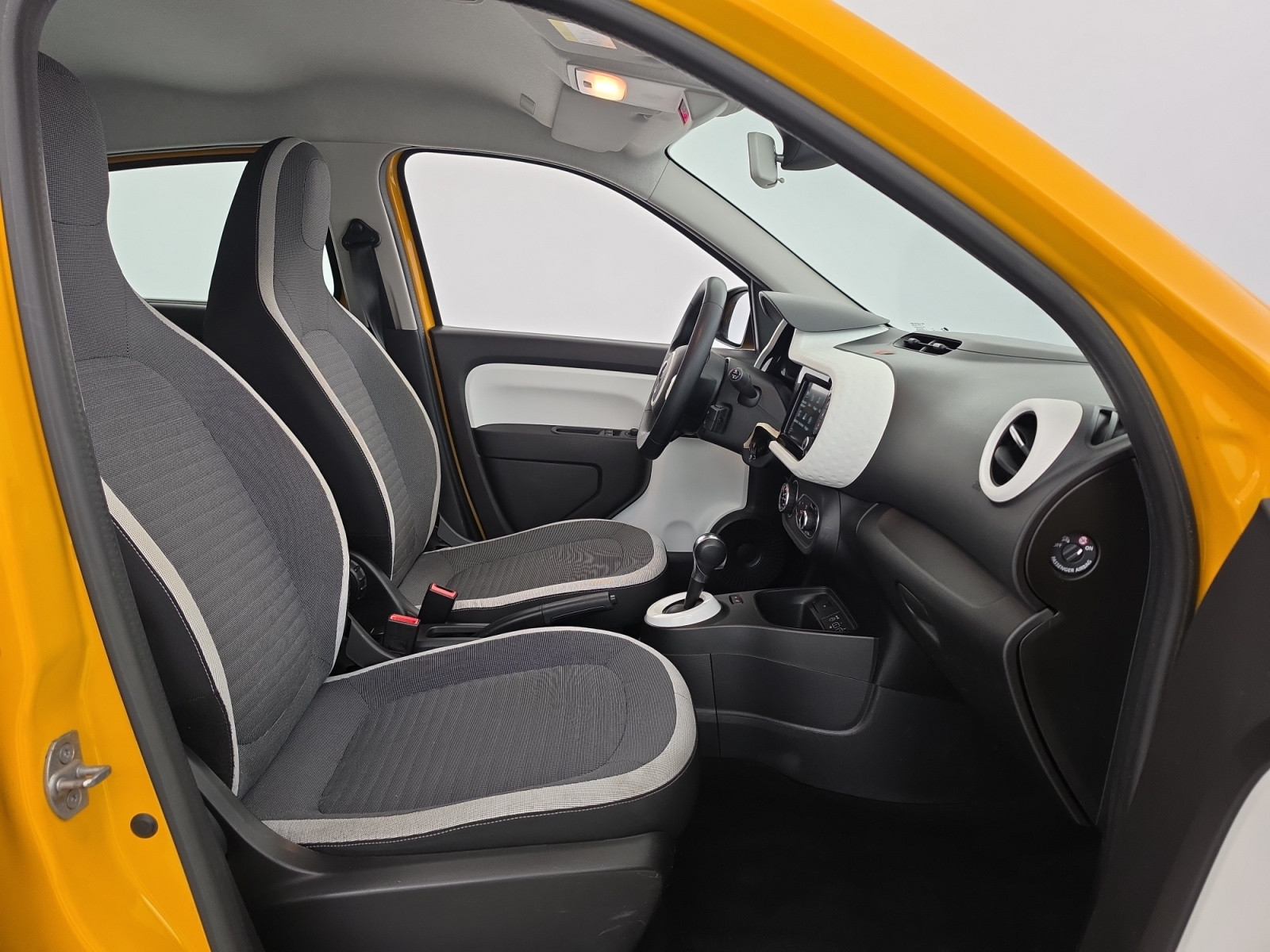 Vente en ligne Renault Twingo Electrique Twingo III E-Tech au prix de 11 990 €