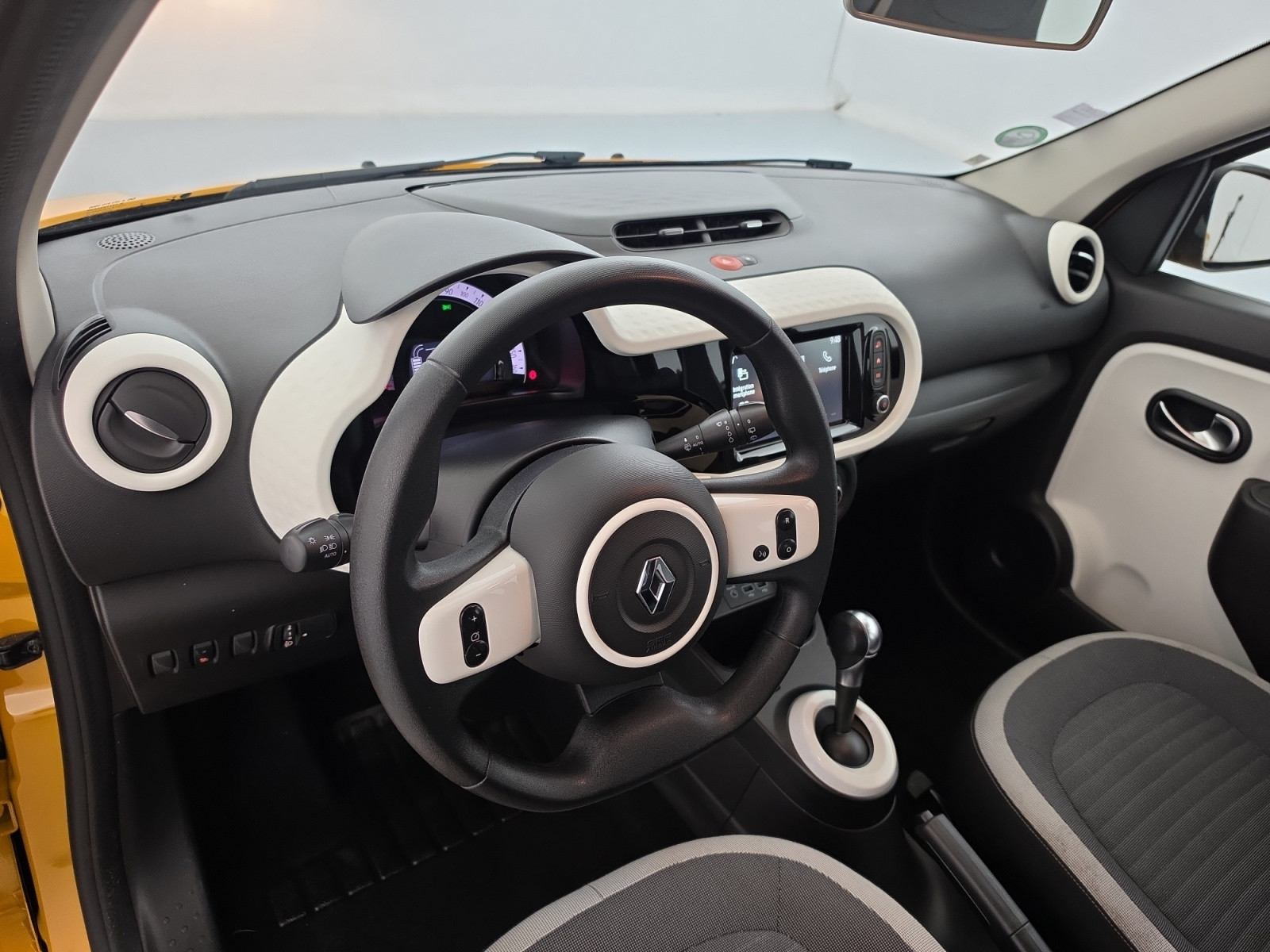 Vente en ligne Renault Twingo Electrique Twingo III E-Tech au prix de 11 990 €