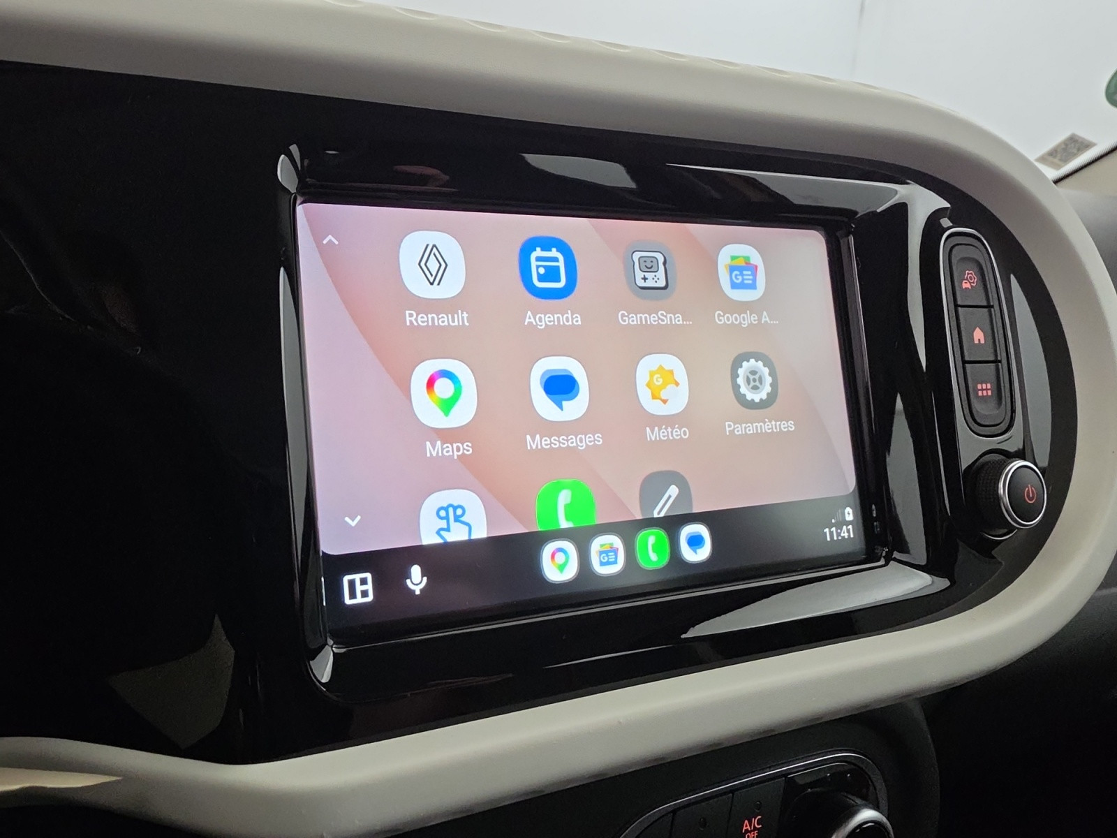 Vente en ligne Renault Twingo Electrique Twingo III E-Tech au prix de 11 990 €