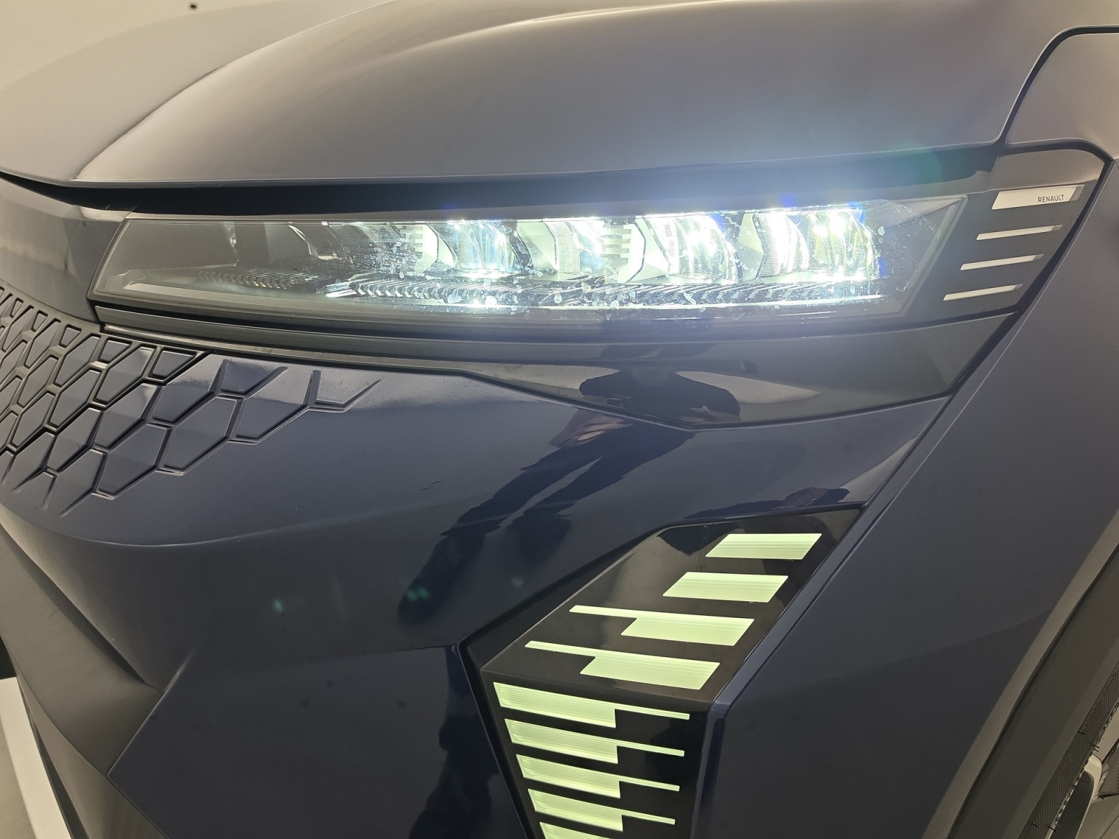 Vente en ligne Renault Scenic E-Tech Scenic E-Tech électrique 220 ch grande autonomie au prix de 40 990 €