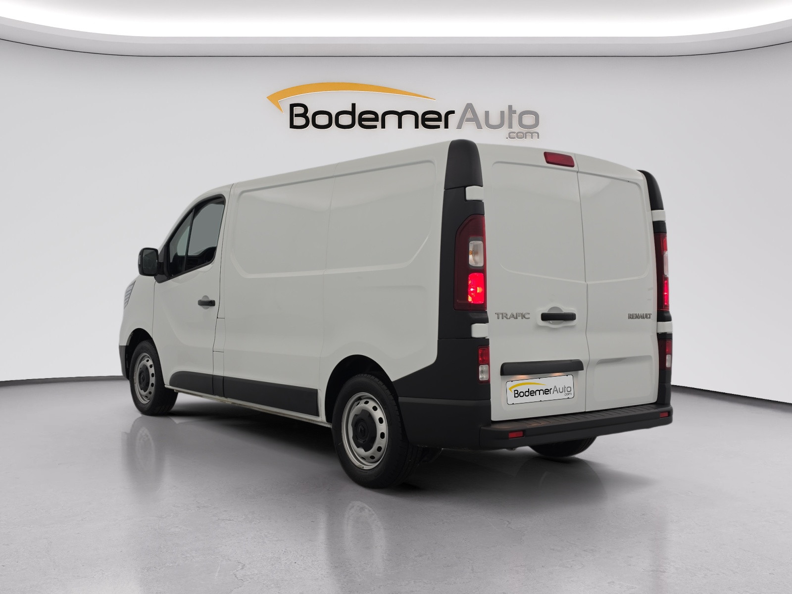 Vente en ligne Renault Trafic 3 Fourgon TRAFIC FGN L1H1 2800 KG BLUE DCI 130 au prix de 20 990 €