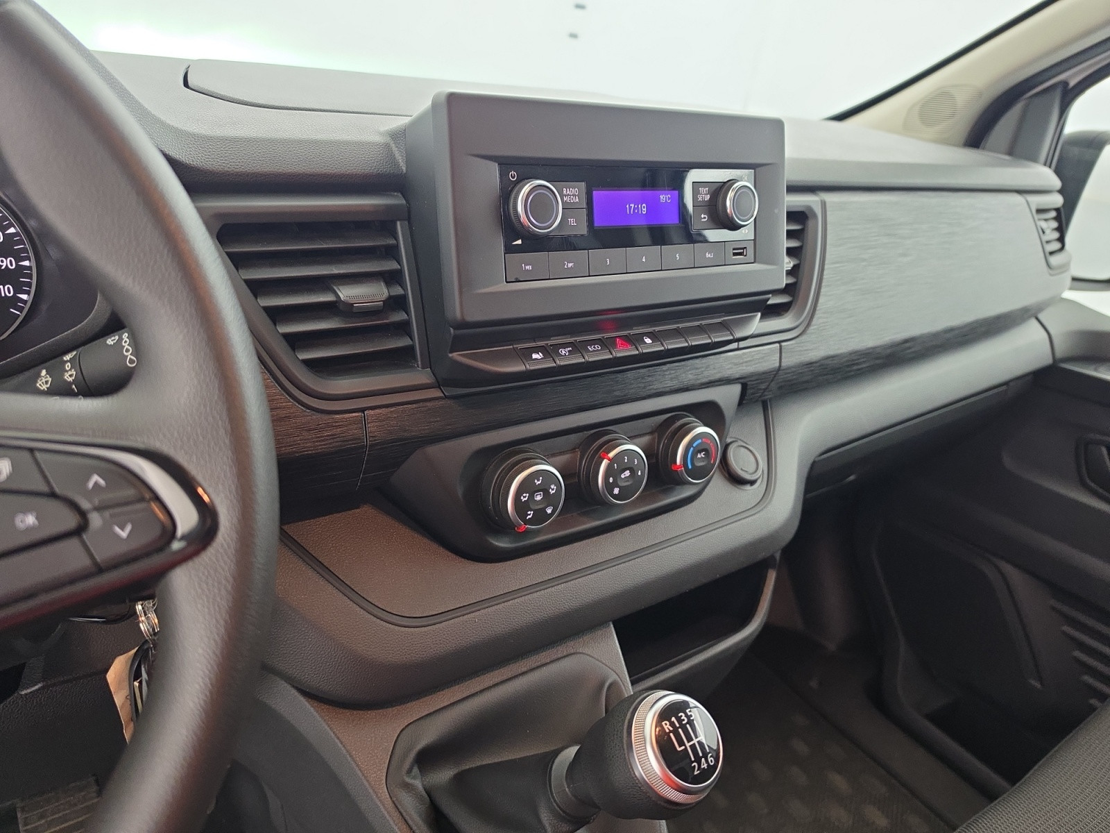 Vente en ligne Renault Trafic 3 Fourgon TRAFIC FGN L1H1 2800 KG BLUE DCI 130 au prix de 20 990 €