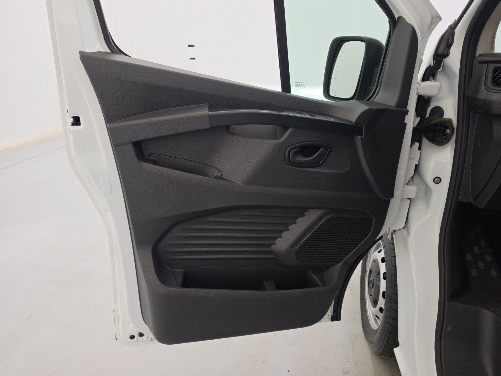 Vente en ligne Renault Trafic 3 Fourgon TRAFIC FGN L1H1 2800 KG BLUE DCI 130 au prix de 20 990 €