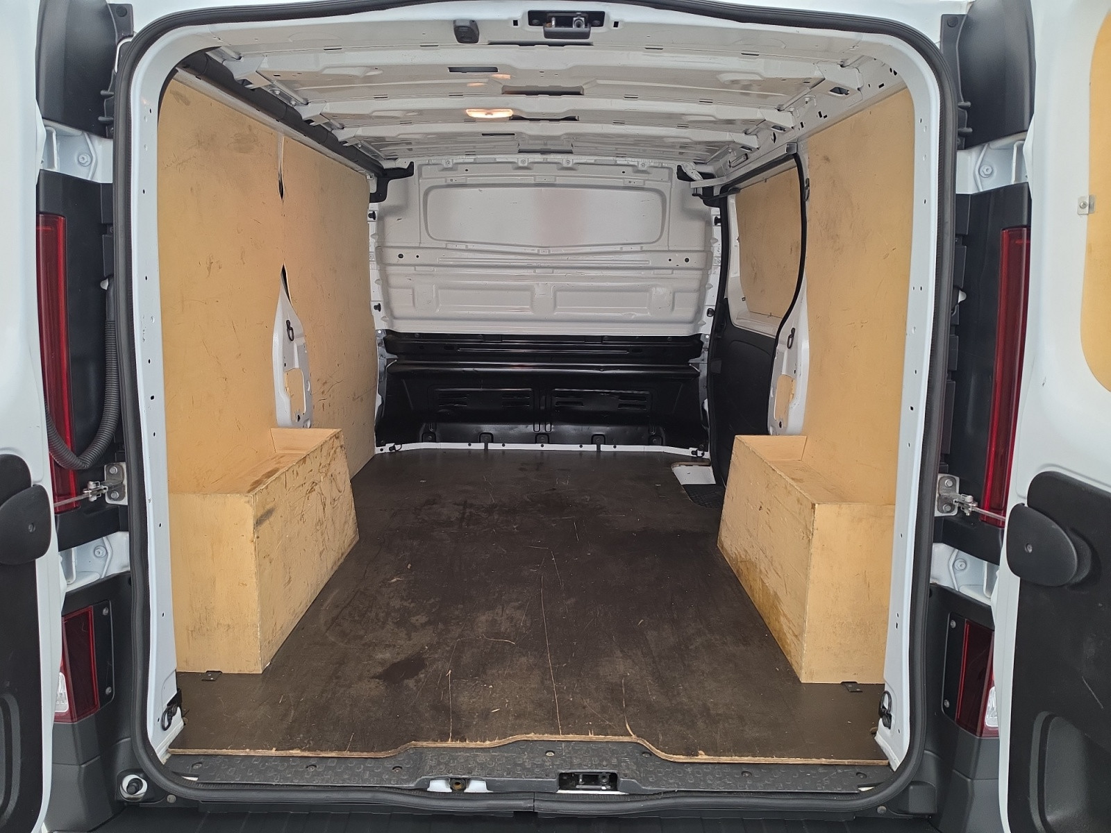 Vente en ligne Renault Trafic 3 Fourgon TRAFIC FGN L1H1 2800 KG BLUE DCI 130 au prix de 20 990 €