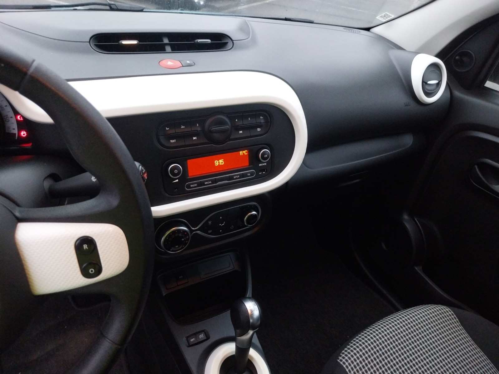 Vente en ligne Renault Twingo Electrique Twingo III E-Tech au prix de 12 490 €