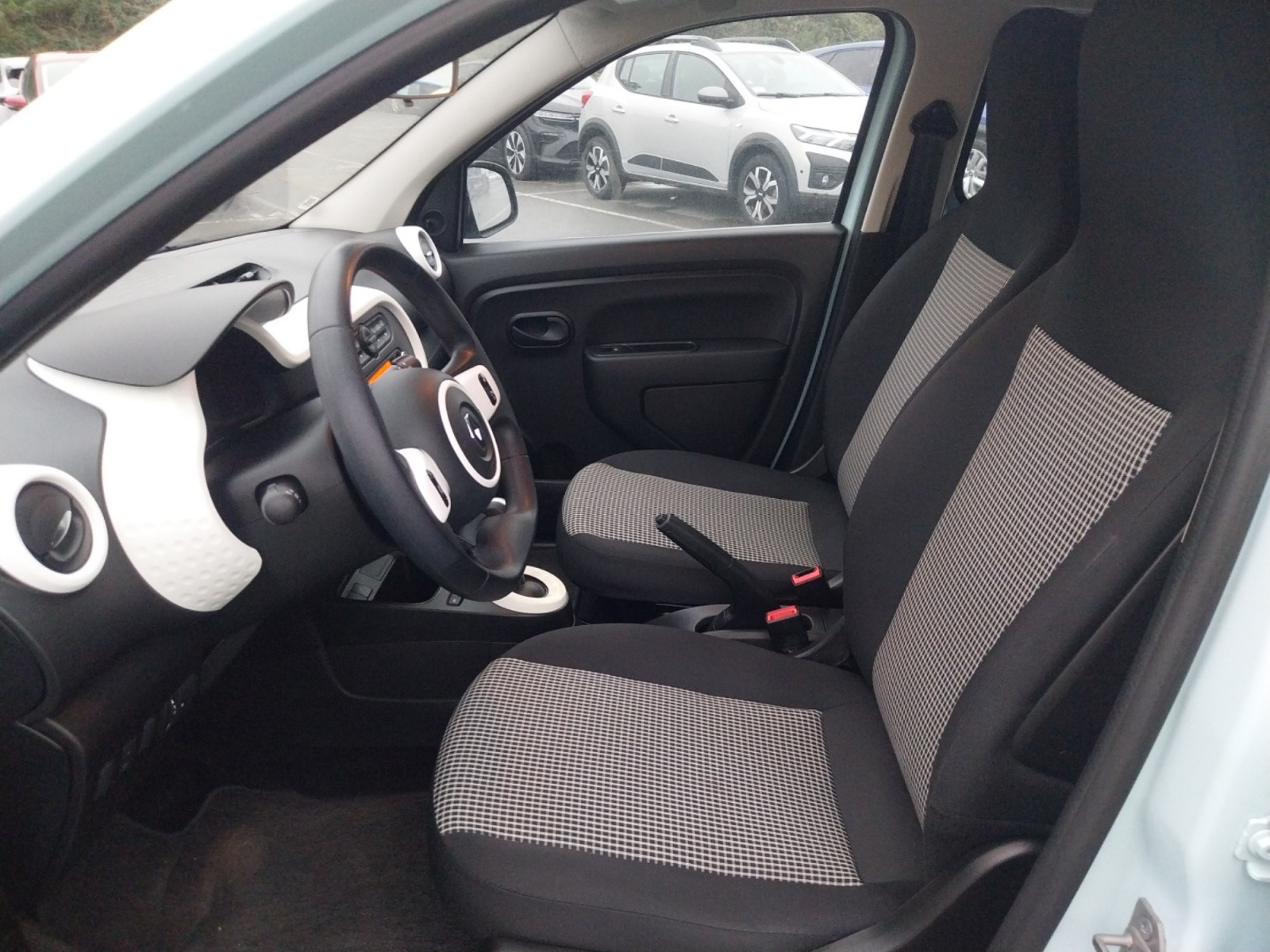 Vente en ligne Renault Twingo Electrique Twingo III E-Tech au prix de 12 490 €