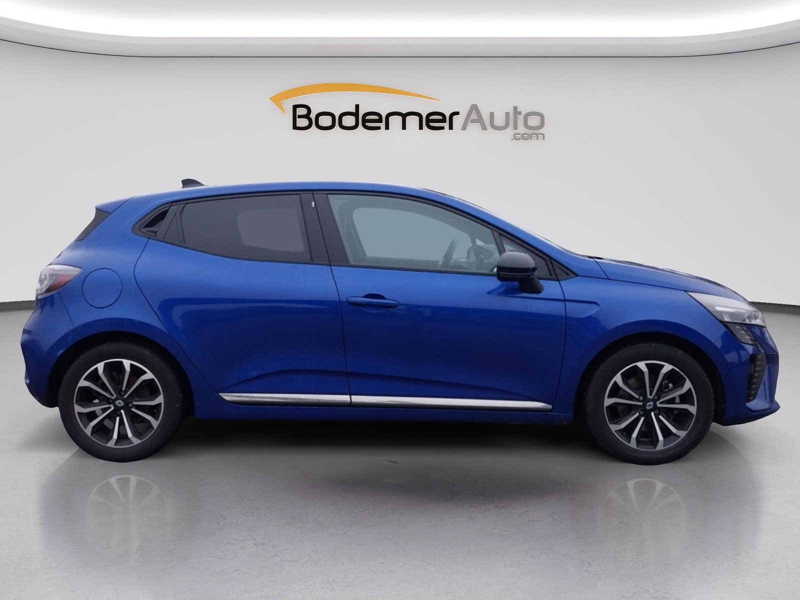 Vente en ligne Renault Clio 5 Clio E-Tech full hybrid 145 au prix de 16 990 €