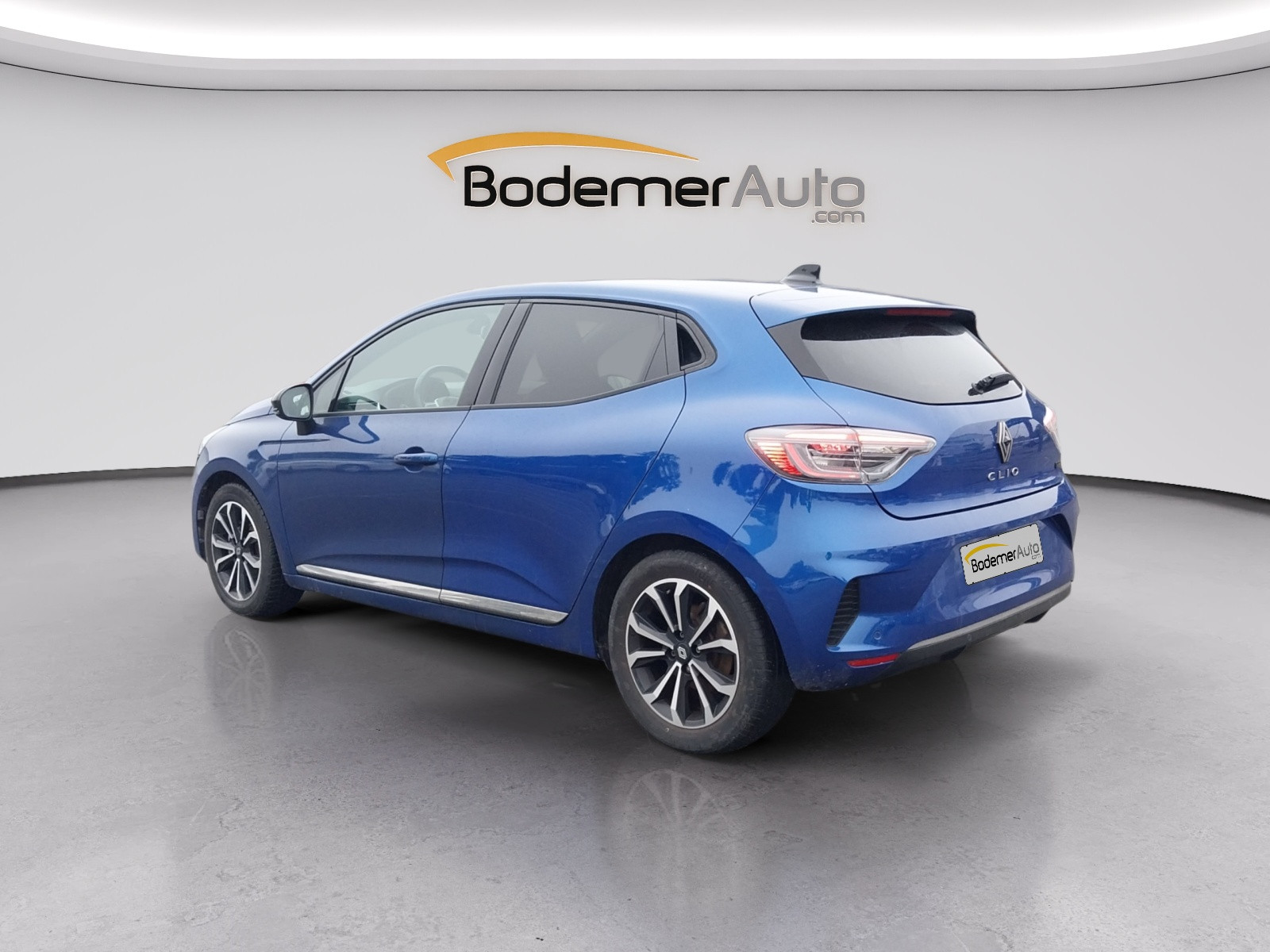 Vente en ligne Renault Clio 5 Clio E-Tech full hybrid 145 au prix de 16 990 €