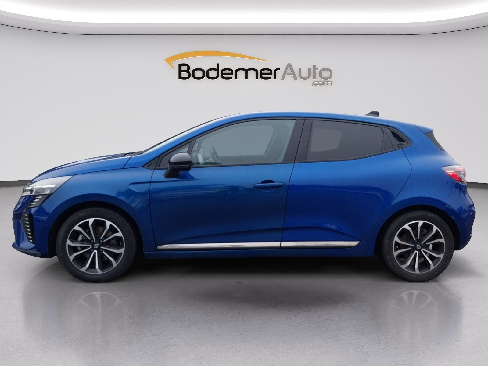 Vente en ligne Renault Clio 5 Clio E-Tech full hybrid 145 au prix de 16 990 €
