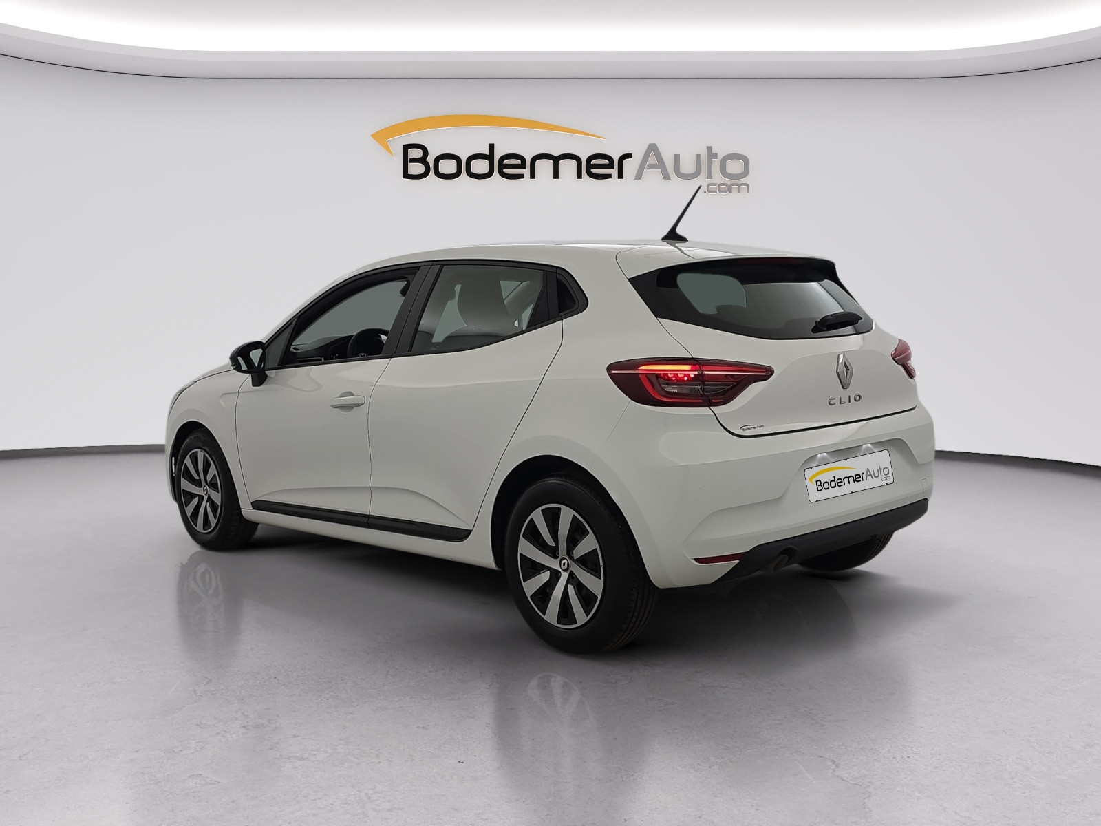 Vente en ligne Renault Clio 5 Clio TCe 90 au prix de 13 900 €