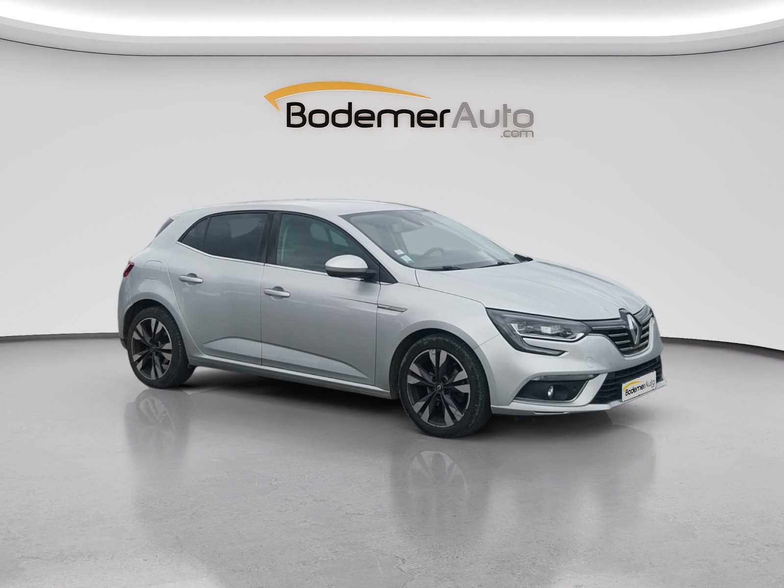 Vente en ligne Renault Megane 4 Mégane IV Berline Blue dCi 115 EDC au prix de 13 400 €