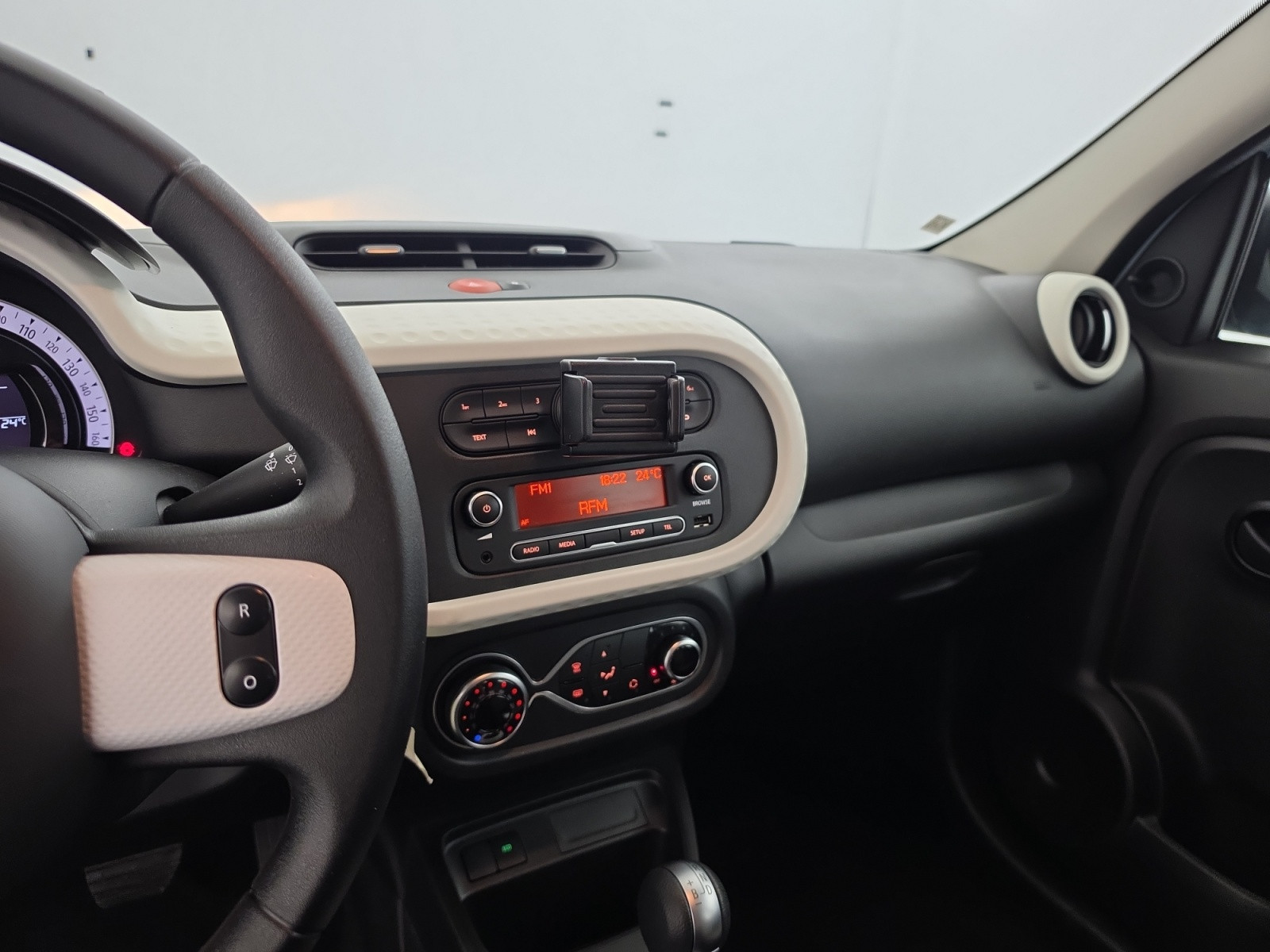 Vente en ligne Renault Twingo Electrique Twingo III E-Tech au prix de 13 990 €
