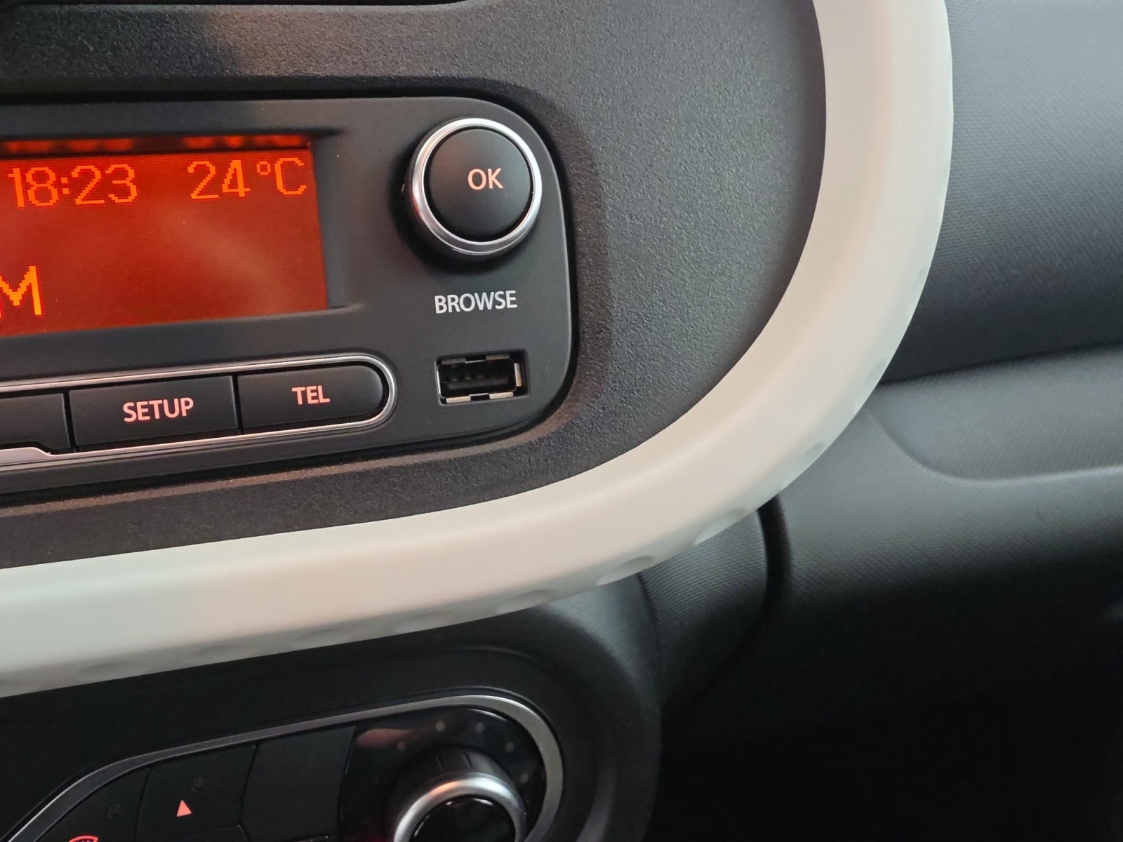 Vente en ligne Renault Twingo Electrique Twingo III E-Tech au prix de 13 990 €