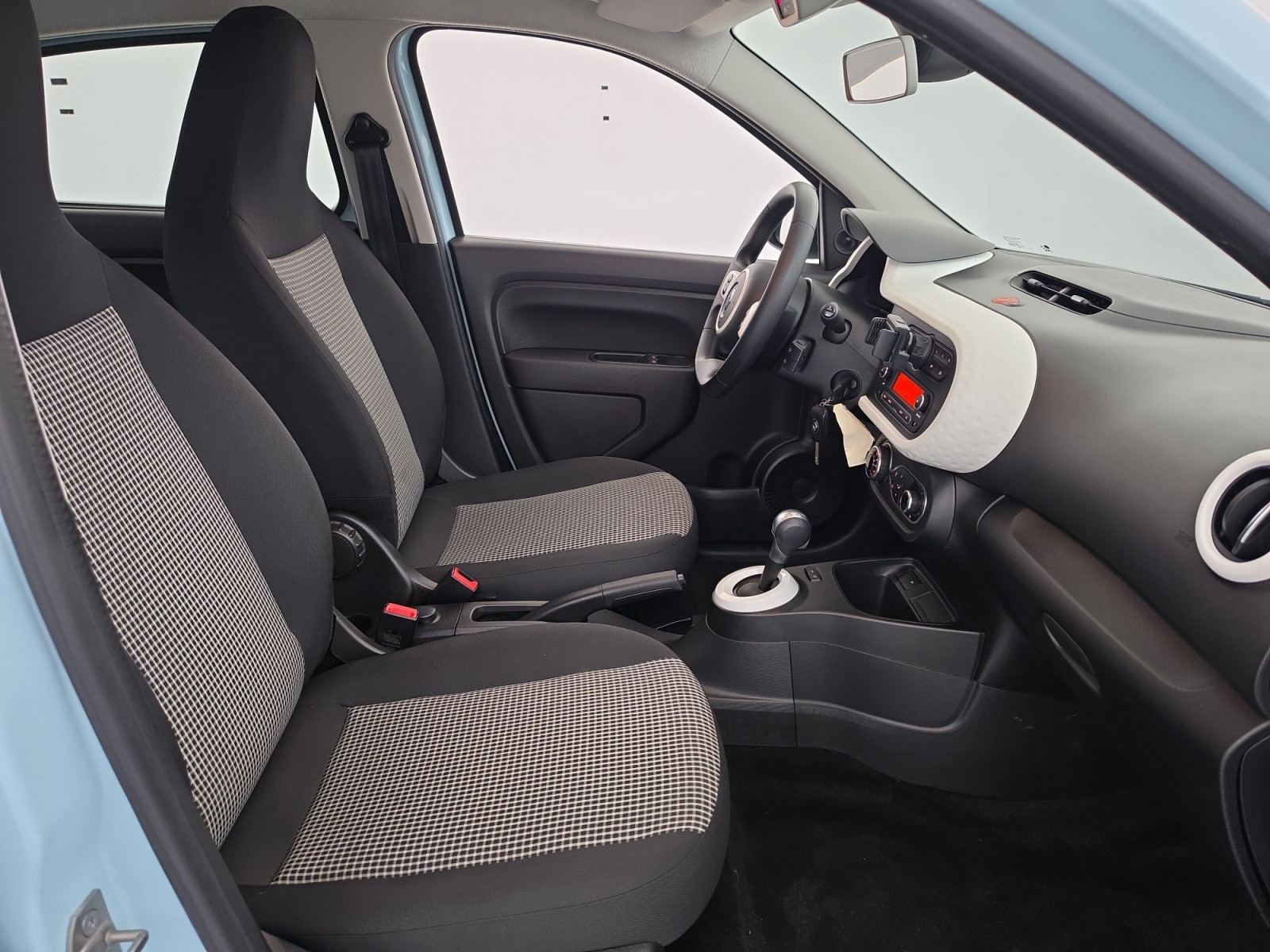 Vente en ligne Renault Twingo Electrique Twingo III E-Tech au prix de 13 990 €