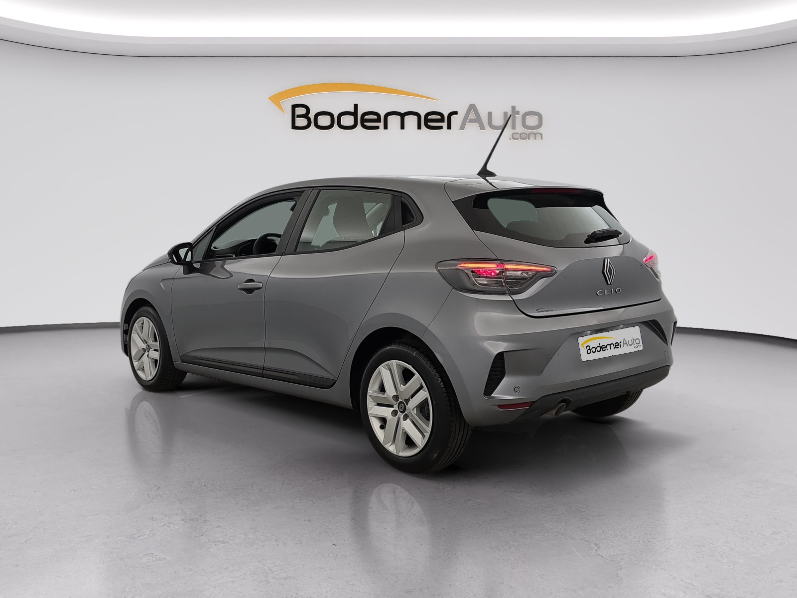 Vente en ligne Renault Clio 5 Clio TCe 90 au prix de 15 900 €