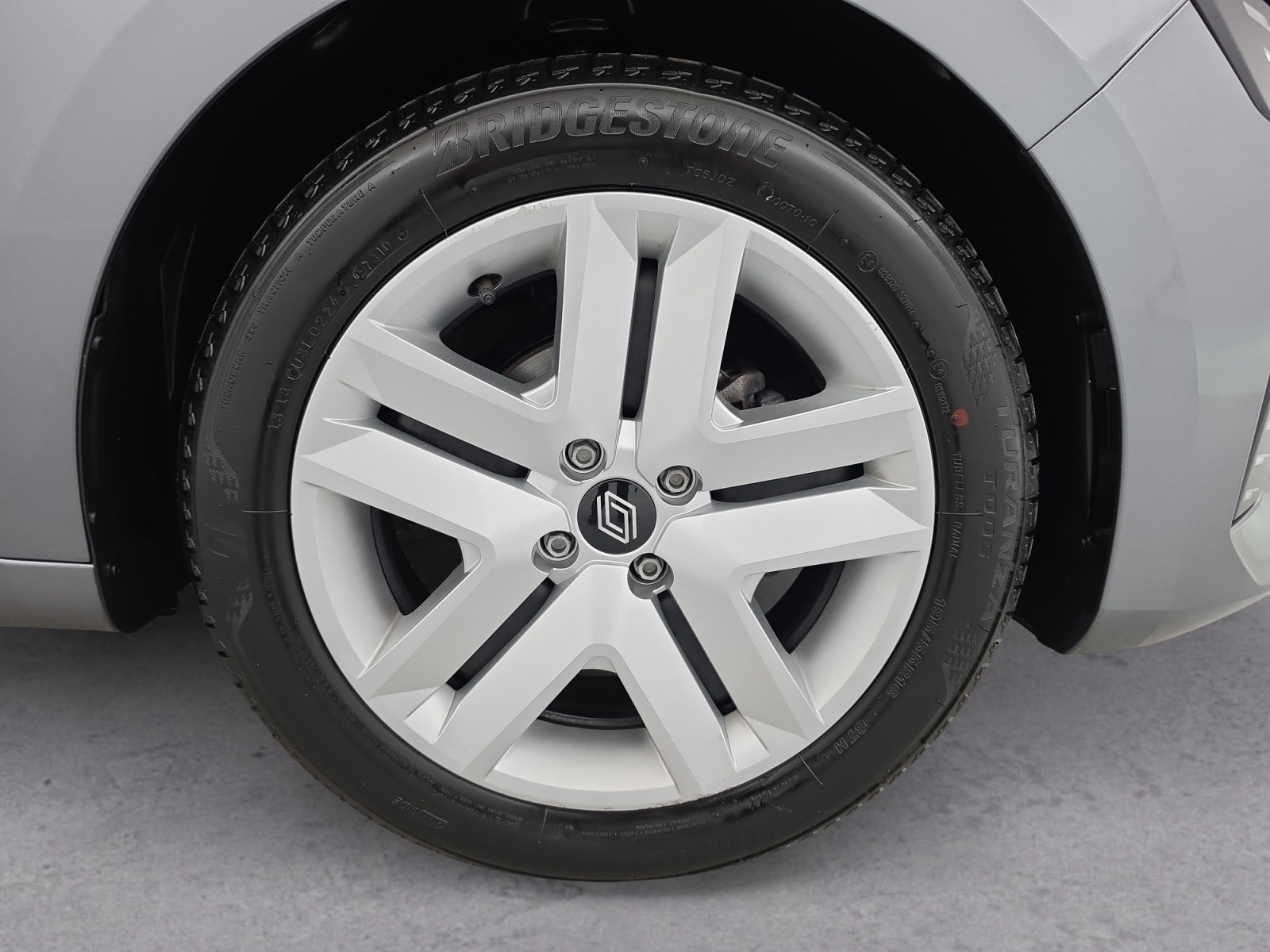 Vente en ligne Renault Clio 5 Clio TCe 90 au prix de 15 900 €