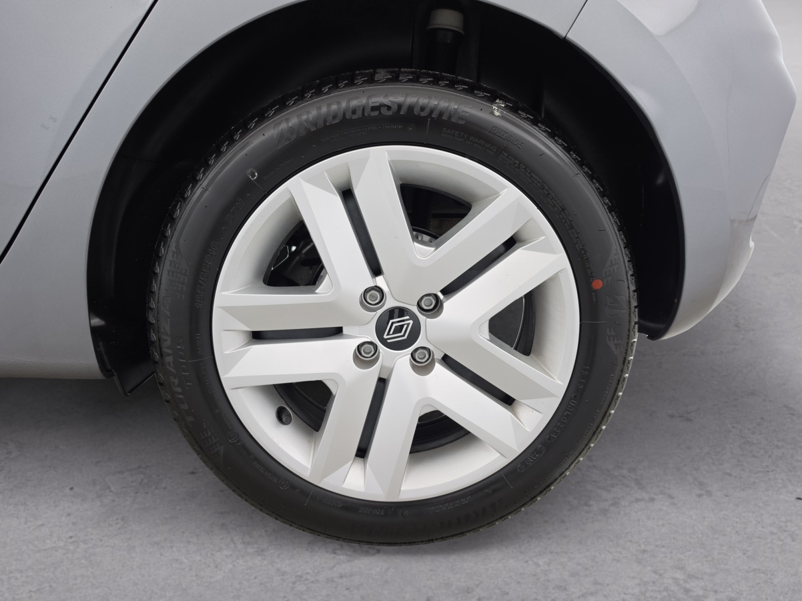 Vente en ligne Renault Clio 5 Clio TCe 90 au prix de 15 900 €